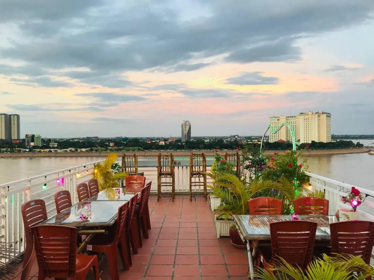 Day in 4 RIVERS HOTEL