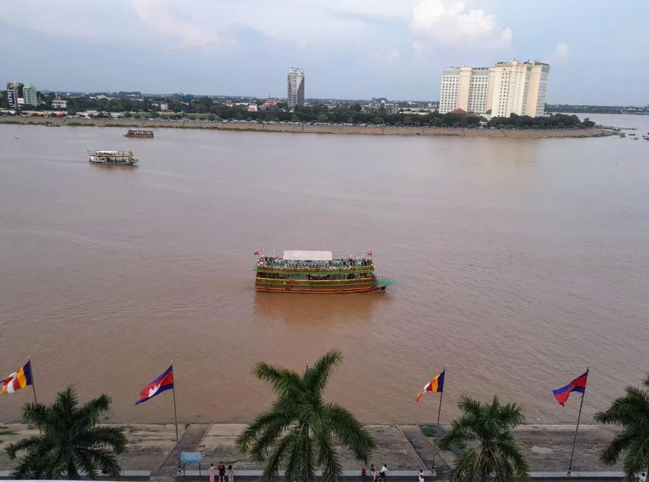 Day in 4 RIVERS HOTEL