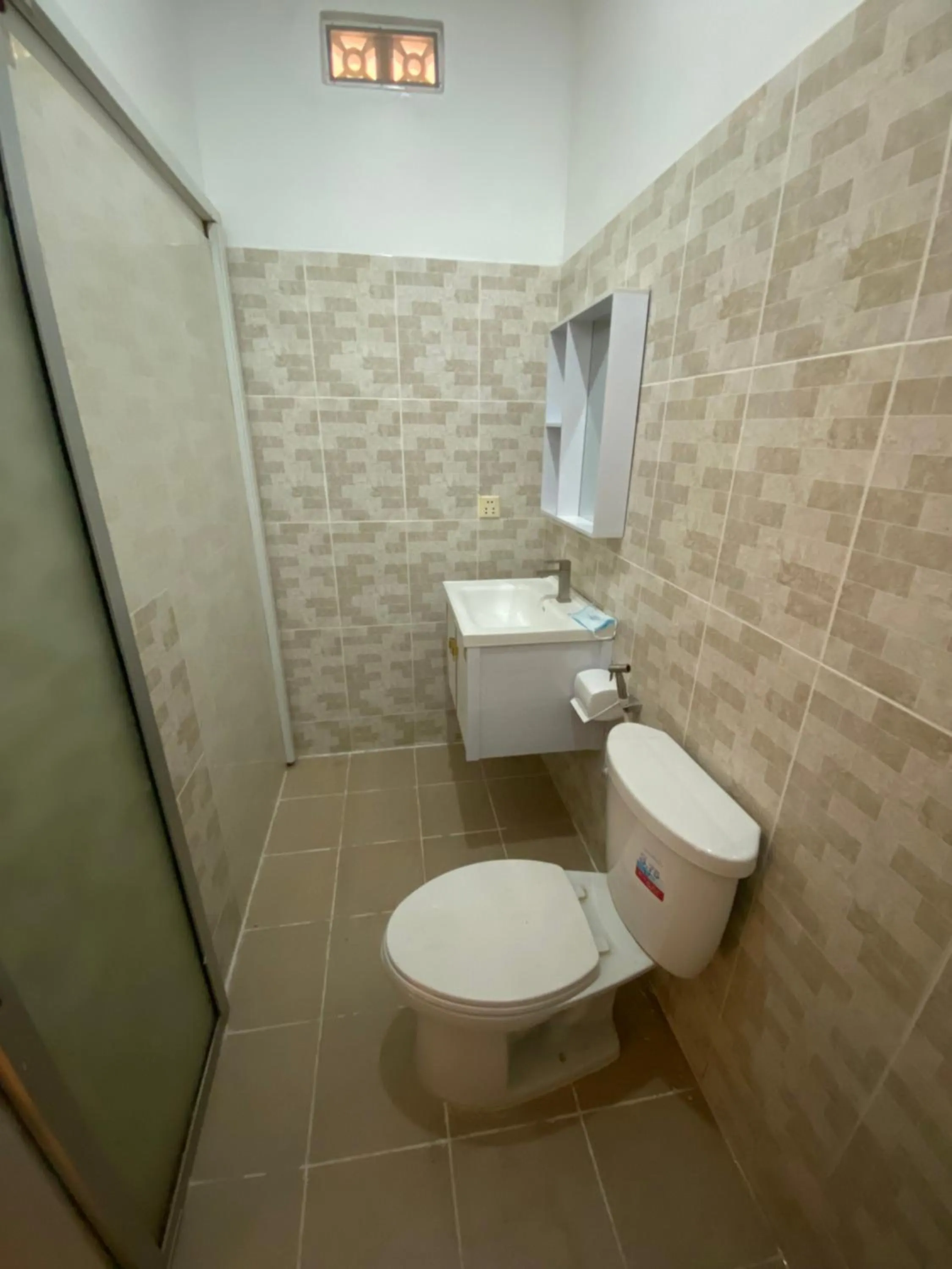 Toilet in 4 RIVERS HOTEL