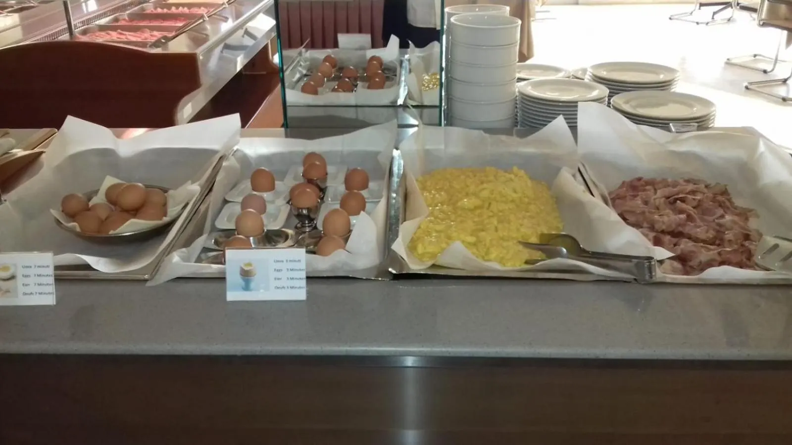 Breakfast in Hotel Select