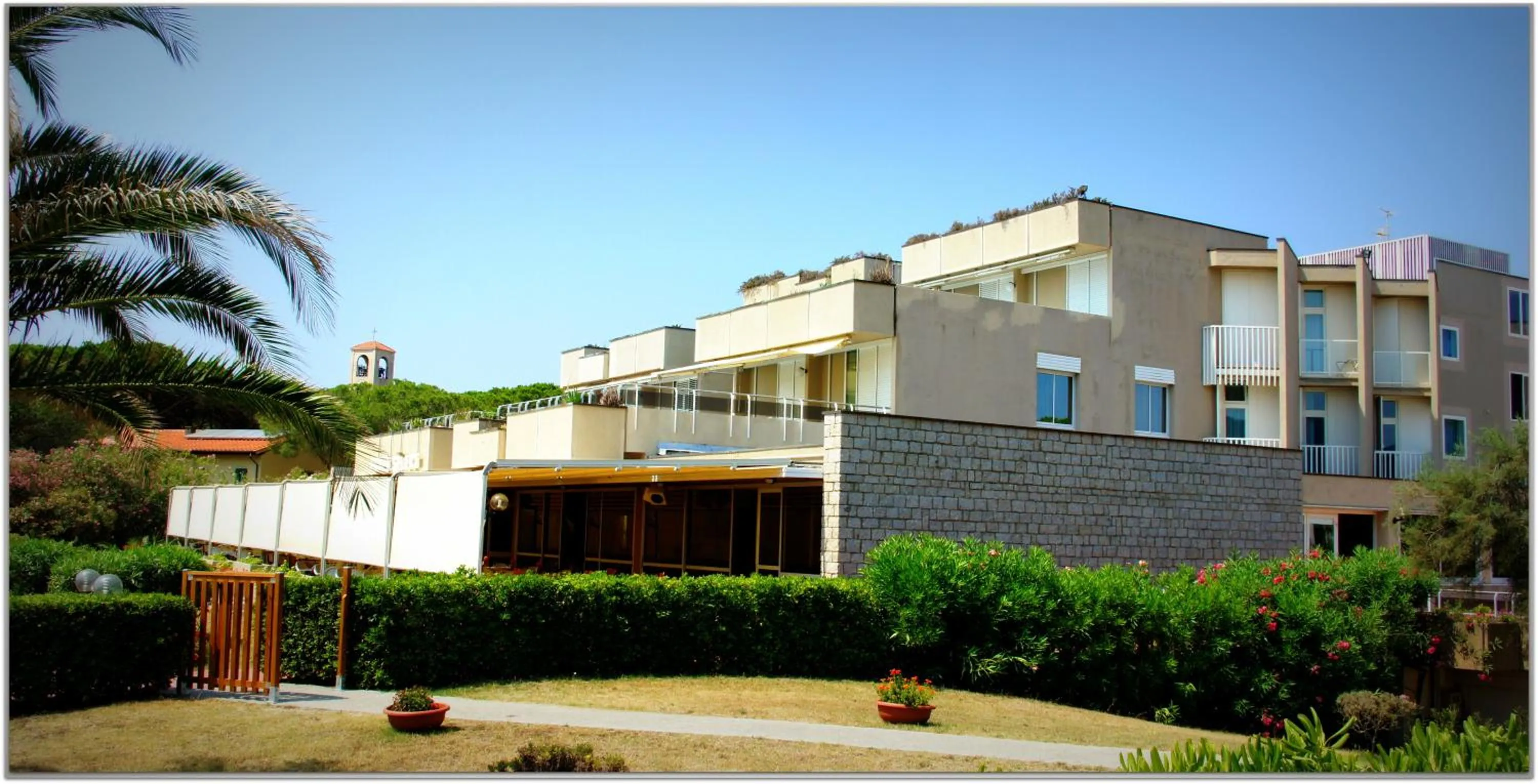 Facade/entrance in Hotel Select