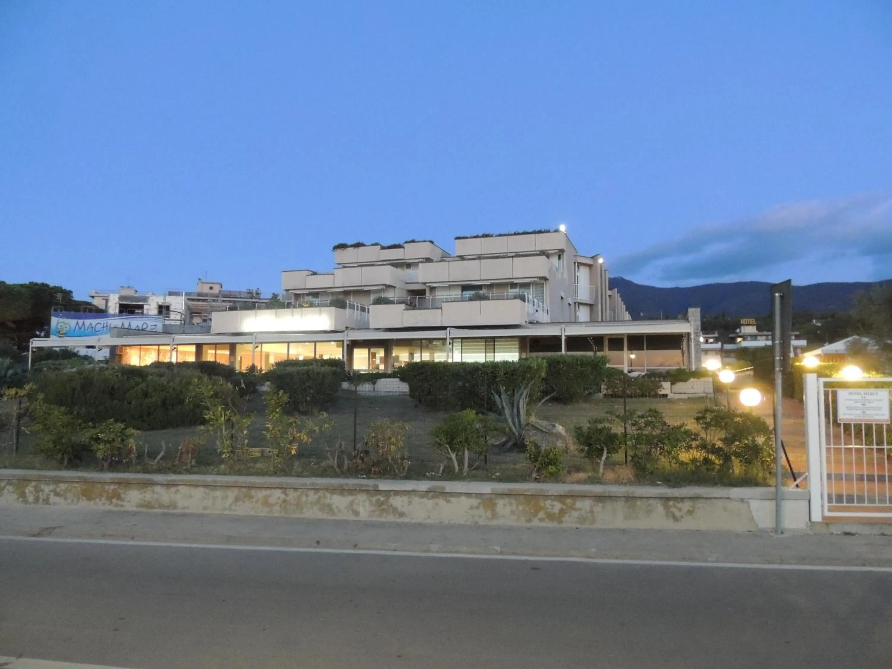 Property building in Hotel Select