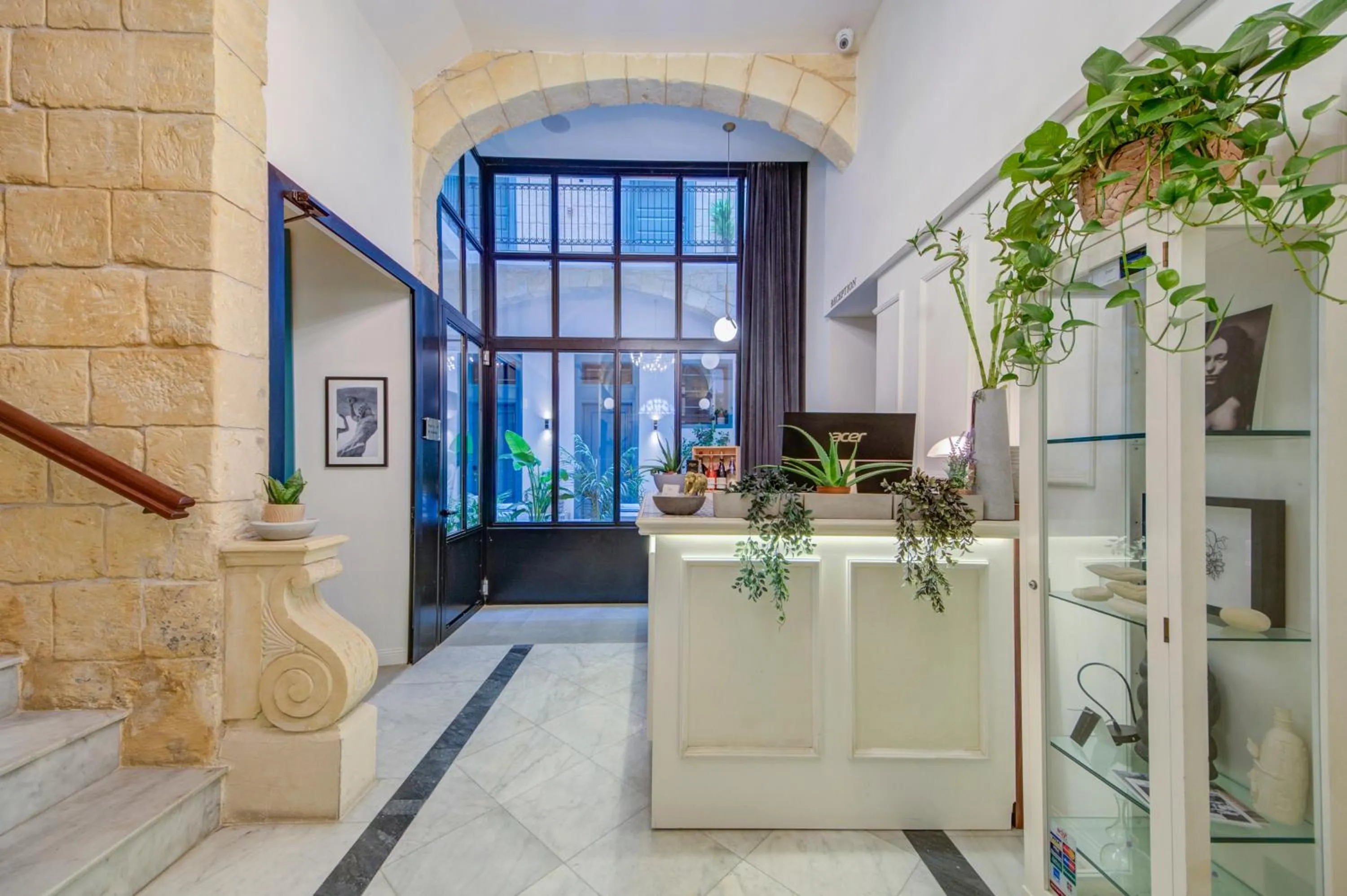 Lobby or reception in 23 Boutique Hotel