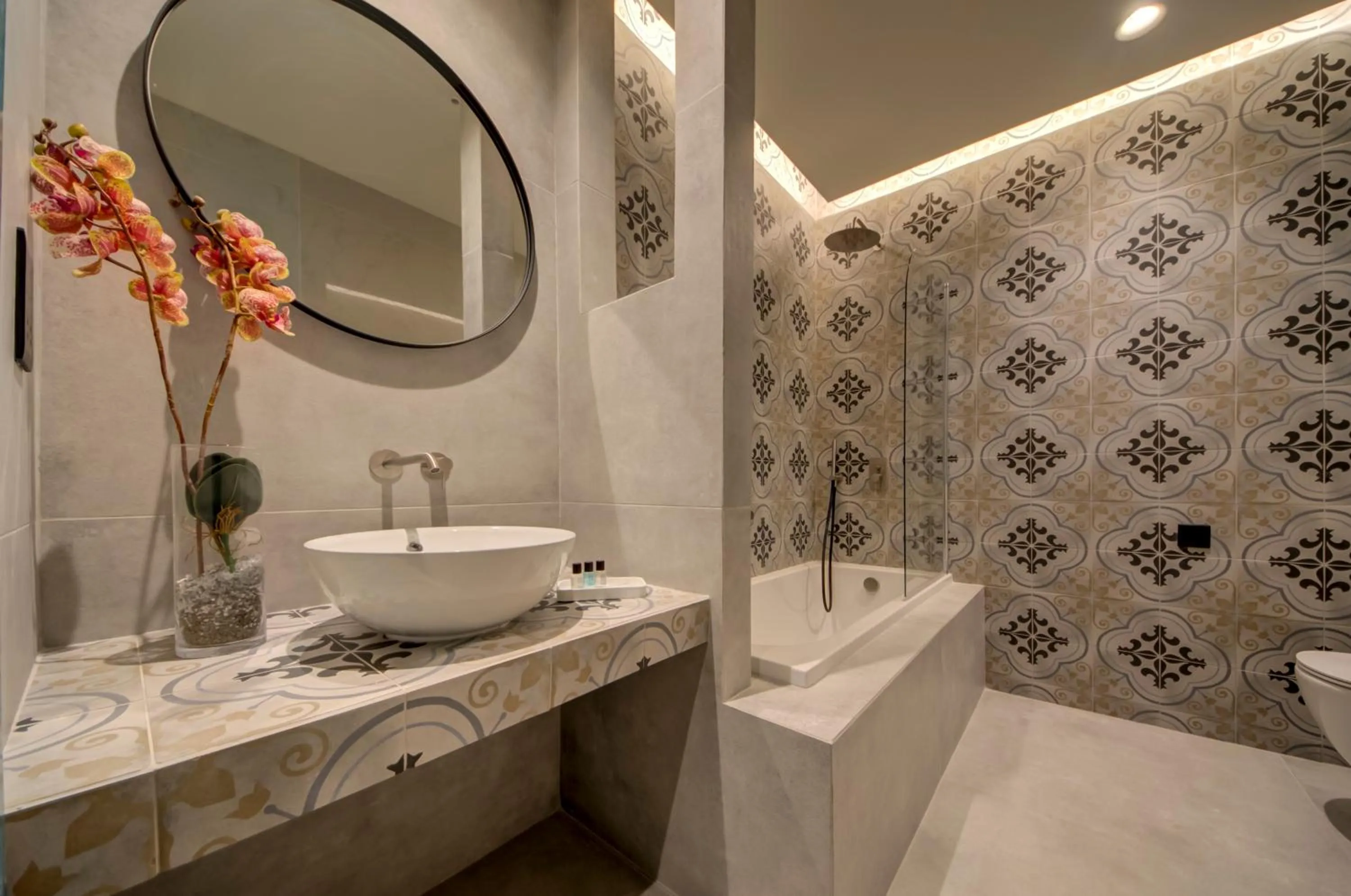 Shower in 23 Boutique Hotel