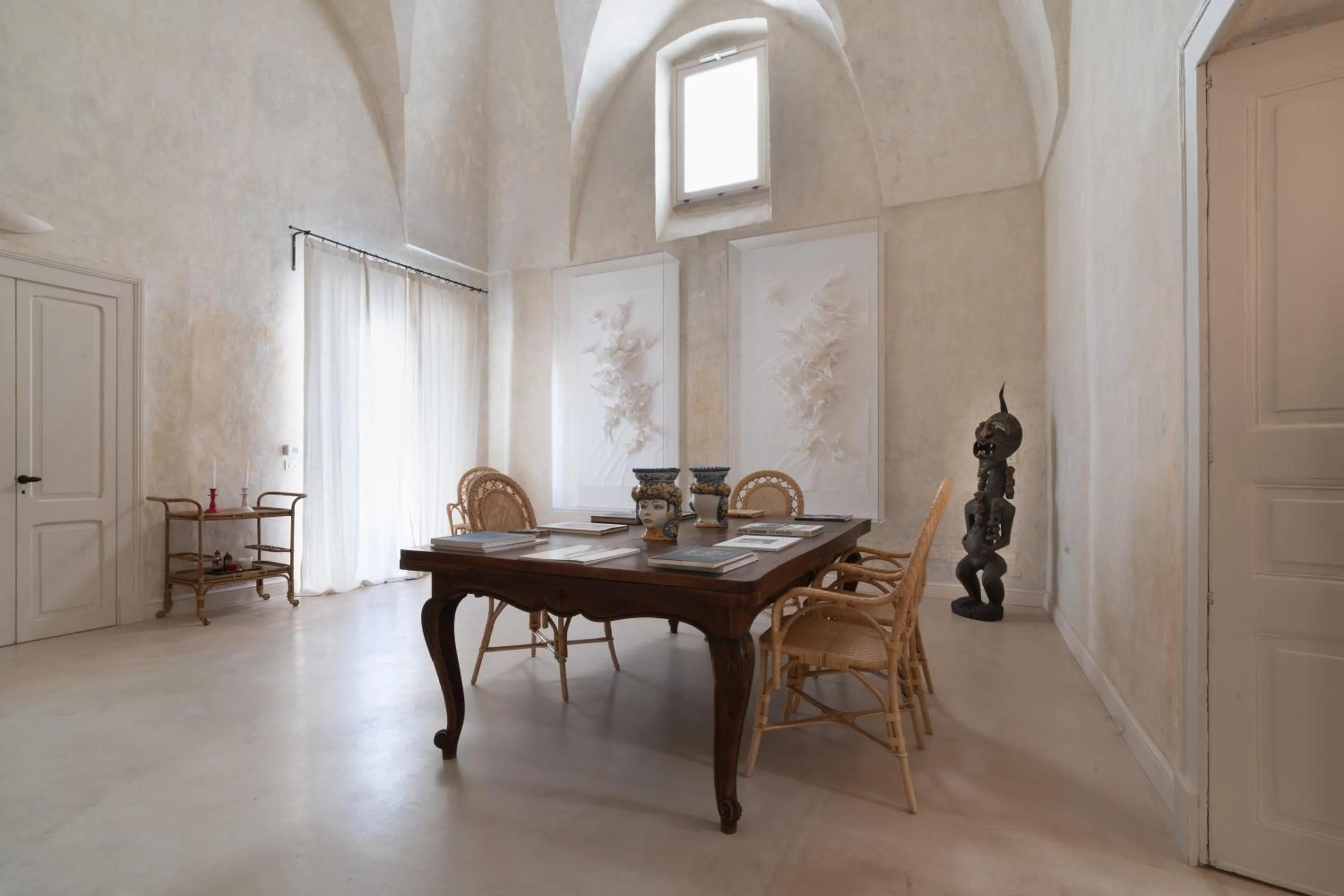 Seating area in Palazzo Muci