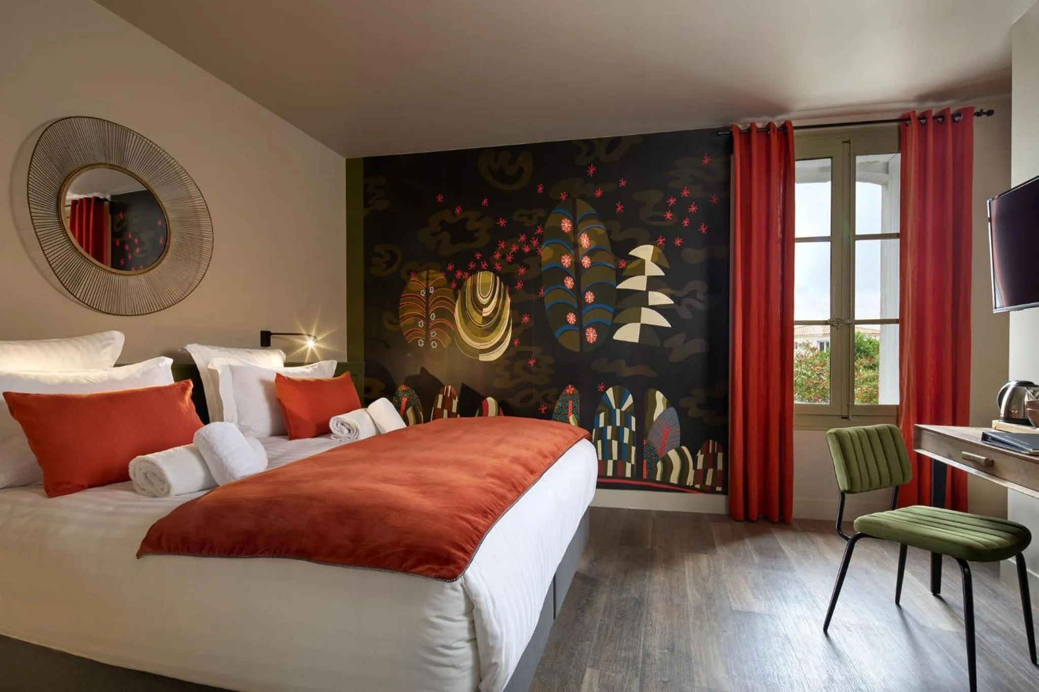 Photo of the whole room, Bed in Hôtel Saint-Alban
