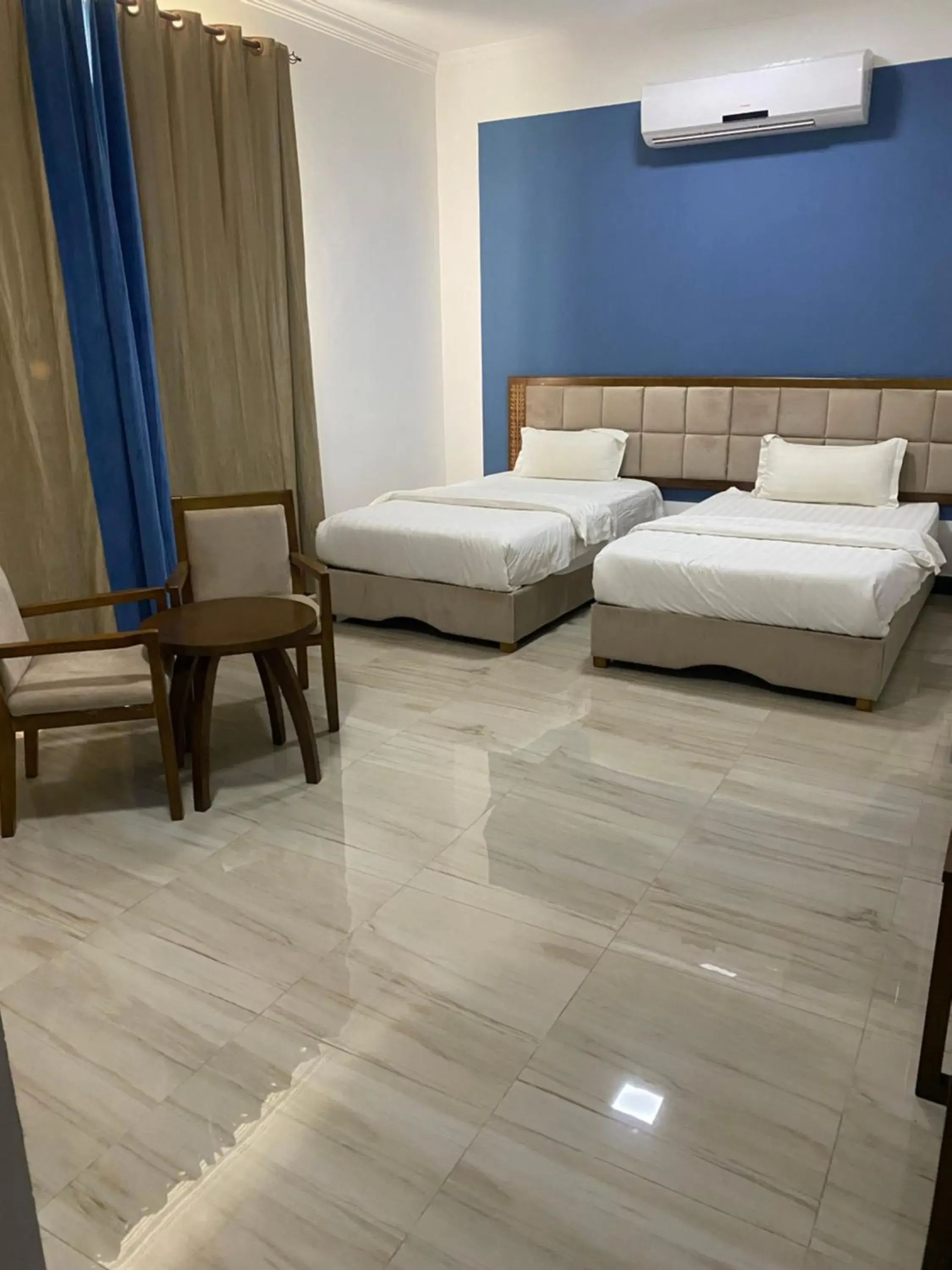 Standard Twin Room in Home Station Hotel Standard Twin Room in Home Station Hotel