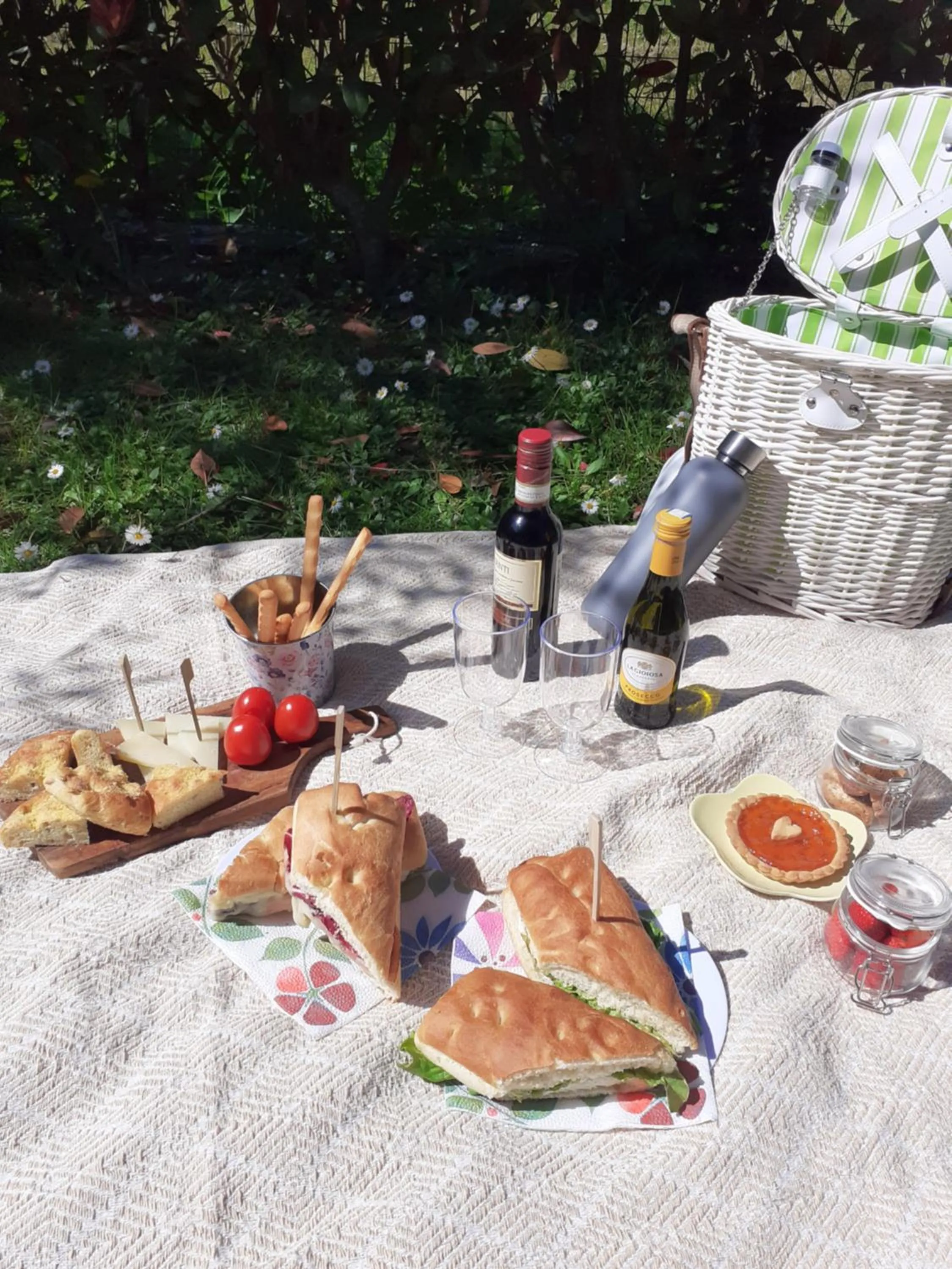 Area and facilities in Villa Ricci Suites