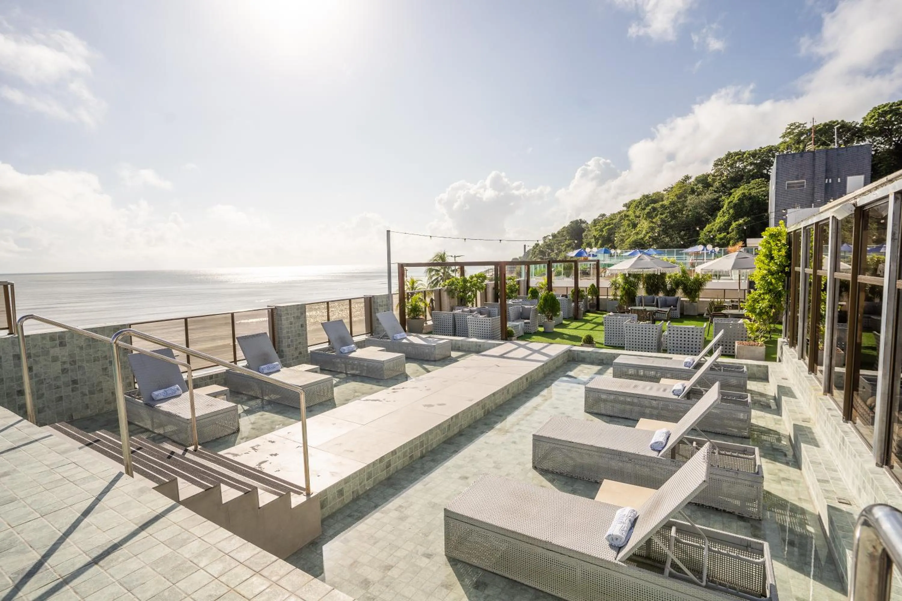 Swimming pool in Hotel Cabo Branco Atlântico