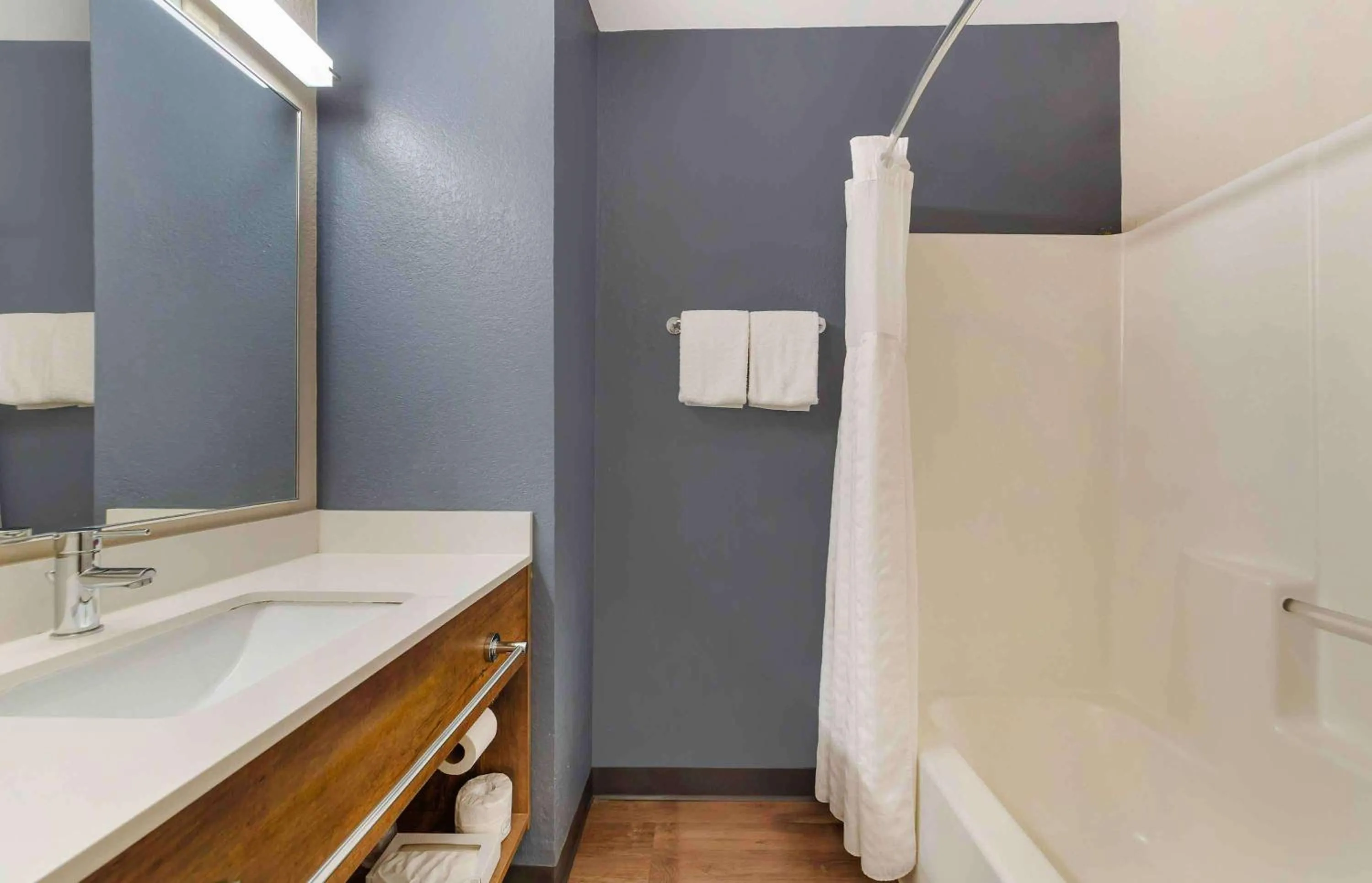 Bathroom in Extended Stay America Premier Suites - Fort Lauderdale - Deerfield Beach