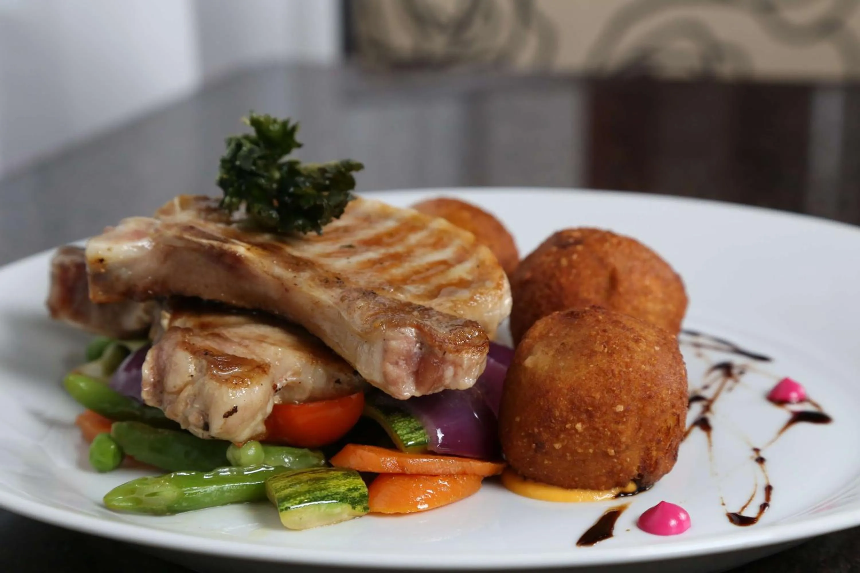 Restaurant/places to eat in Hilton Garden Inn Tucuman