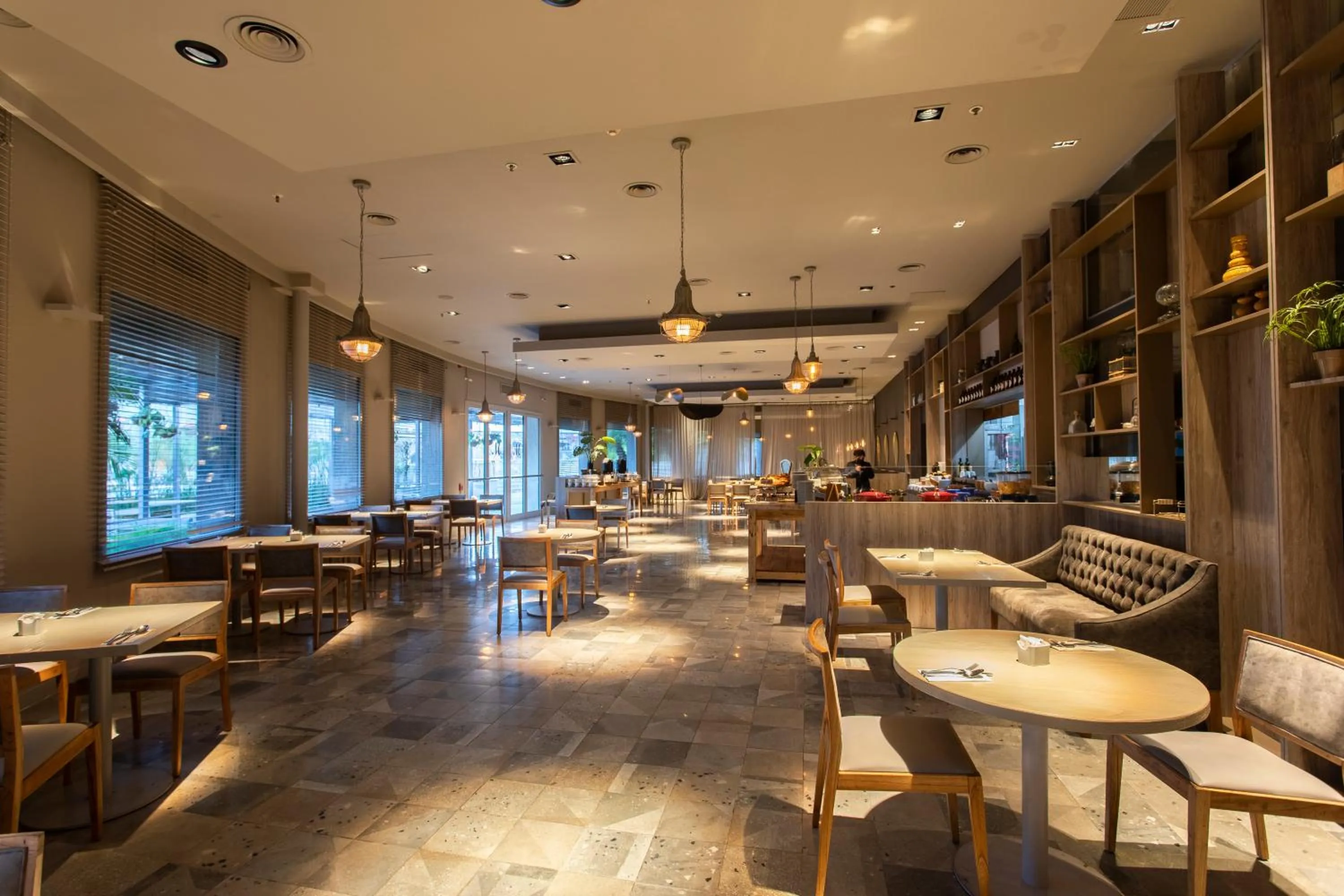 Restaurant/places to eat in Hilton Garden Inn Tucuman