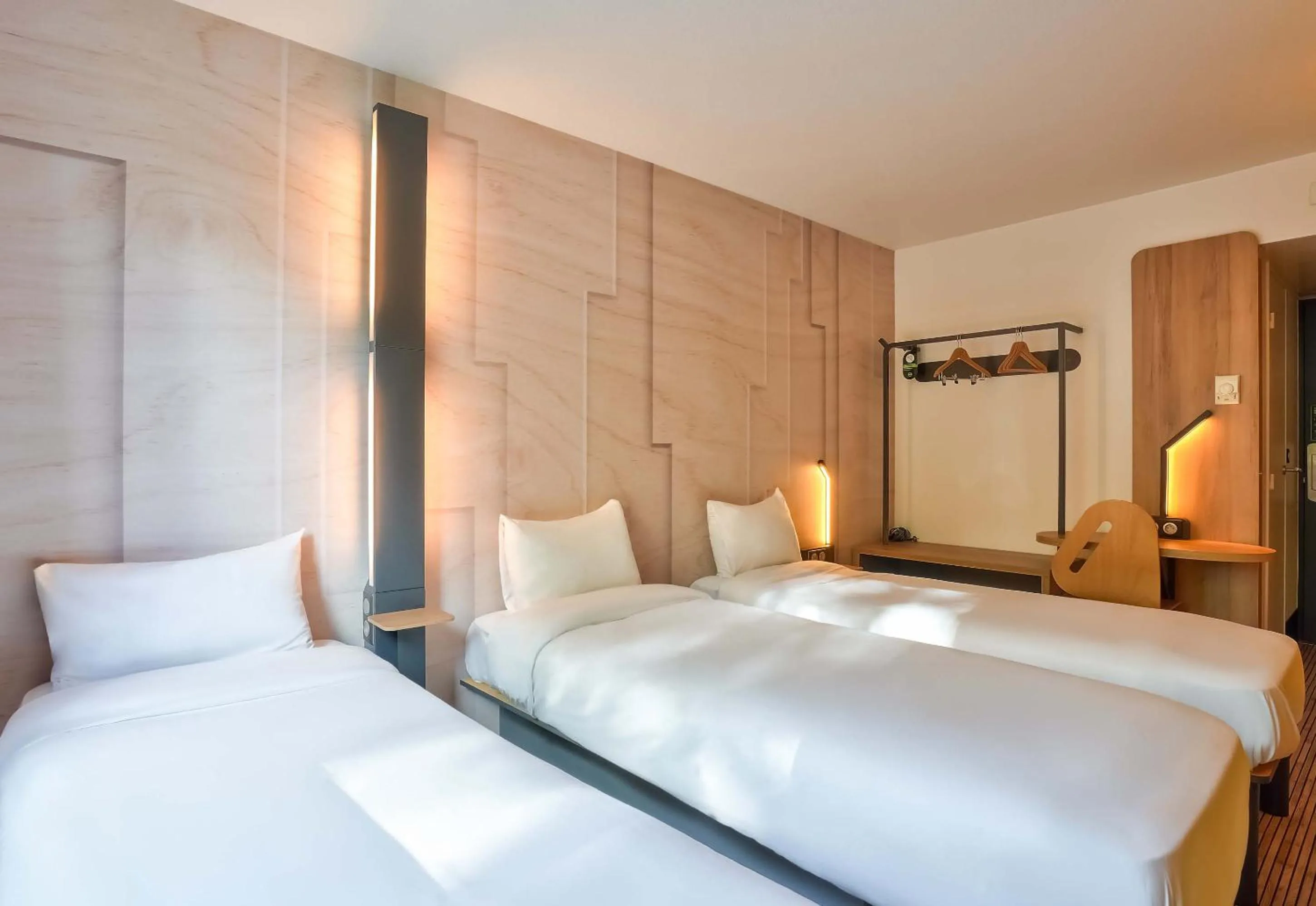 Photo of the whole room, Bed in B&B HOTEL Paris Malakoff Parc des Expositions