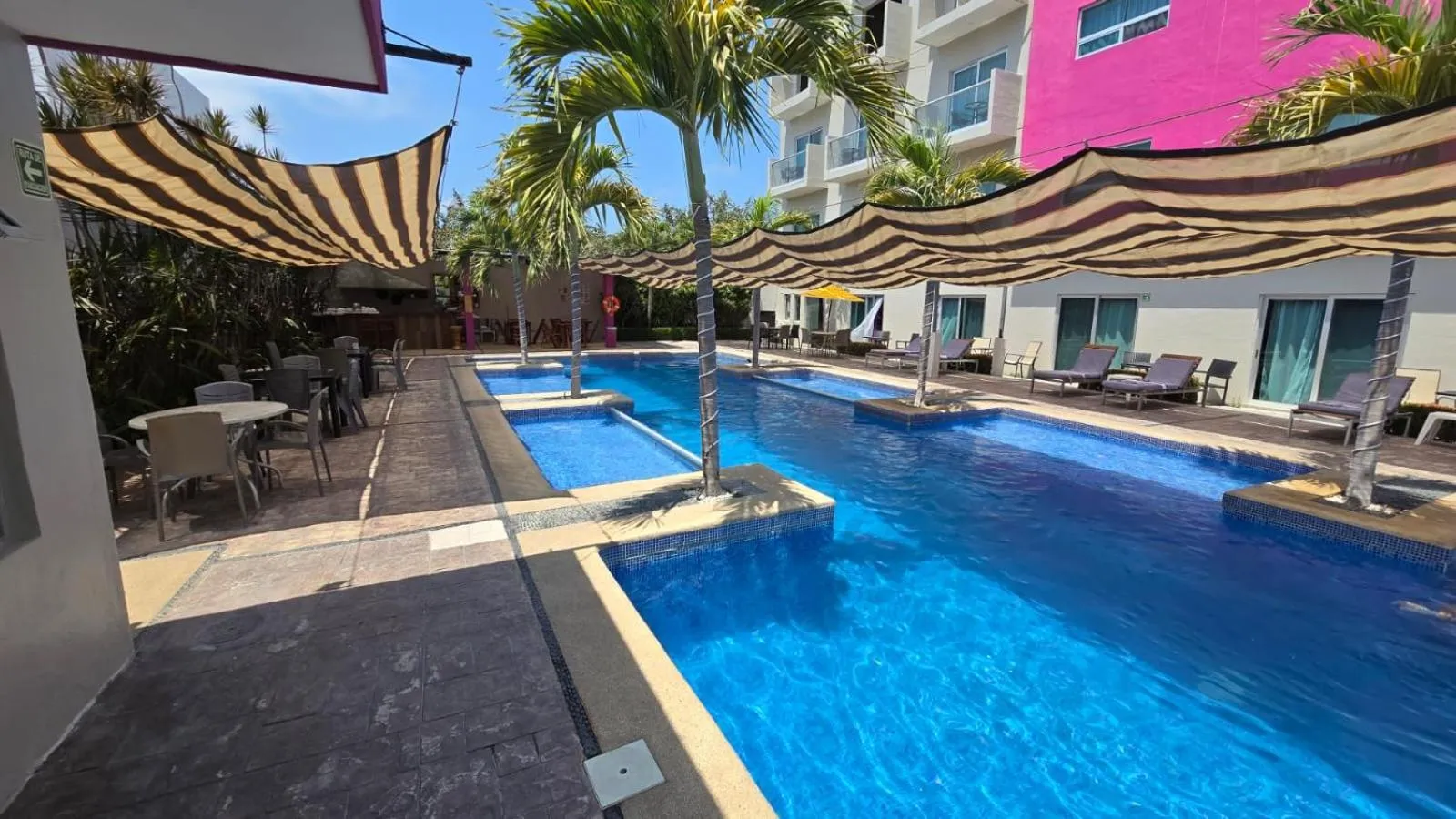 Hotel Yeah Rincón de Guayabitos