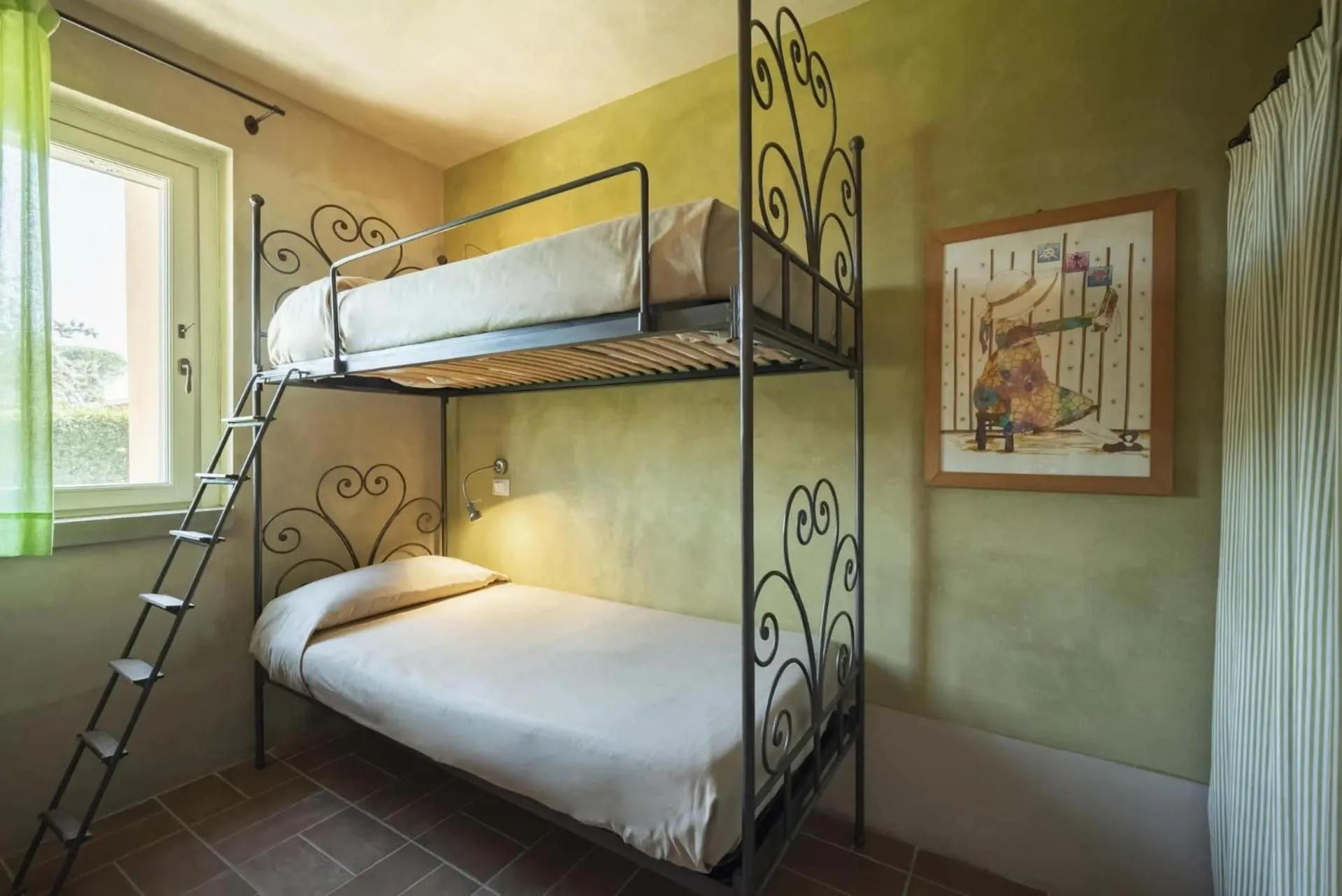 bunk bed, Bed in Guadalupe Tuscany Resort