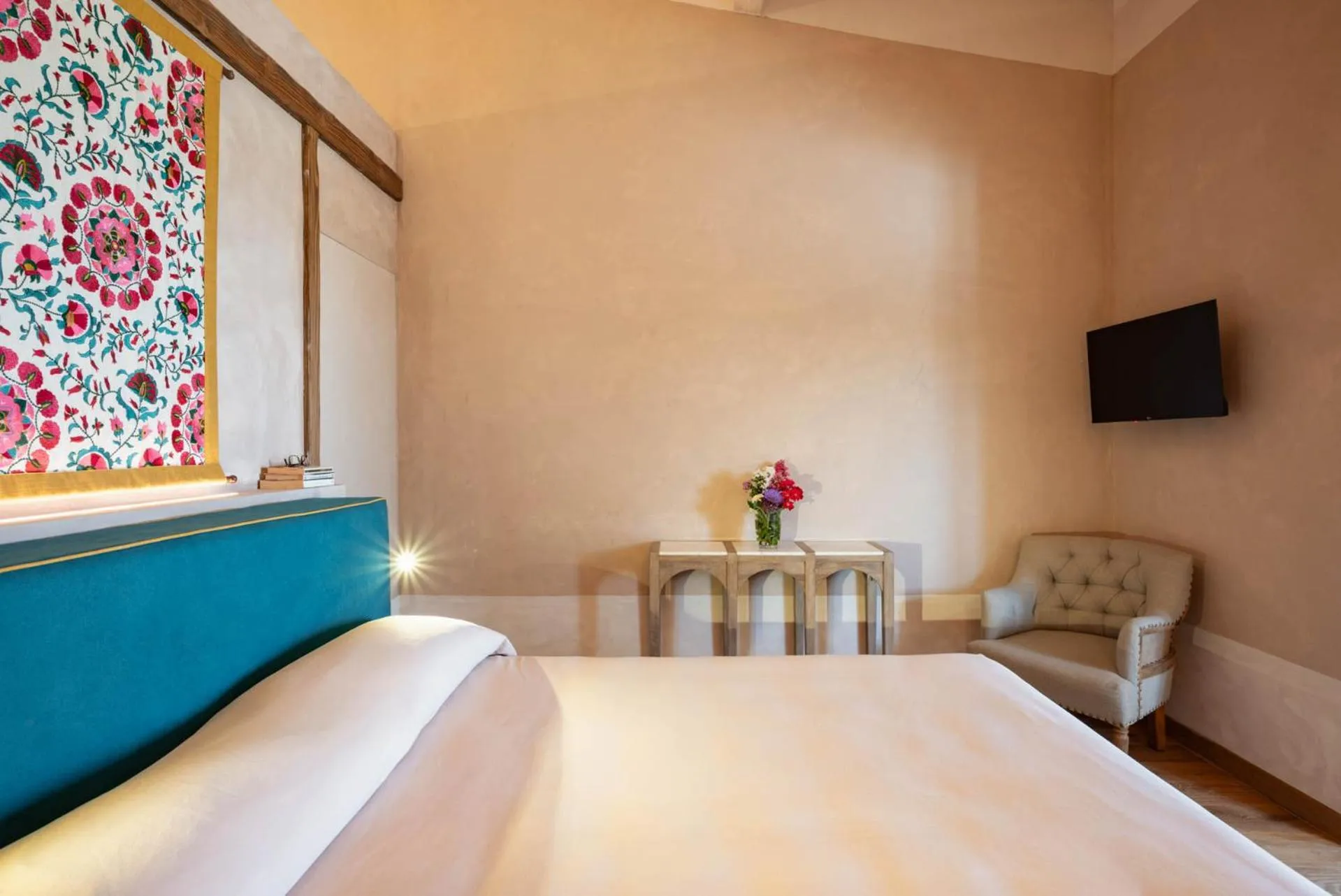 Bed in Guadalupe Tuscany Resort