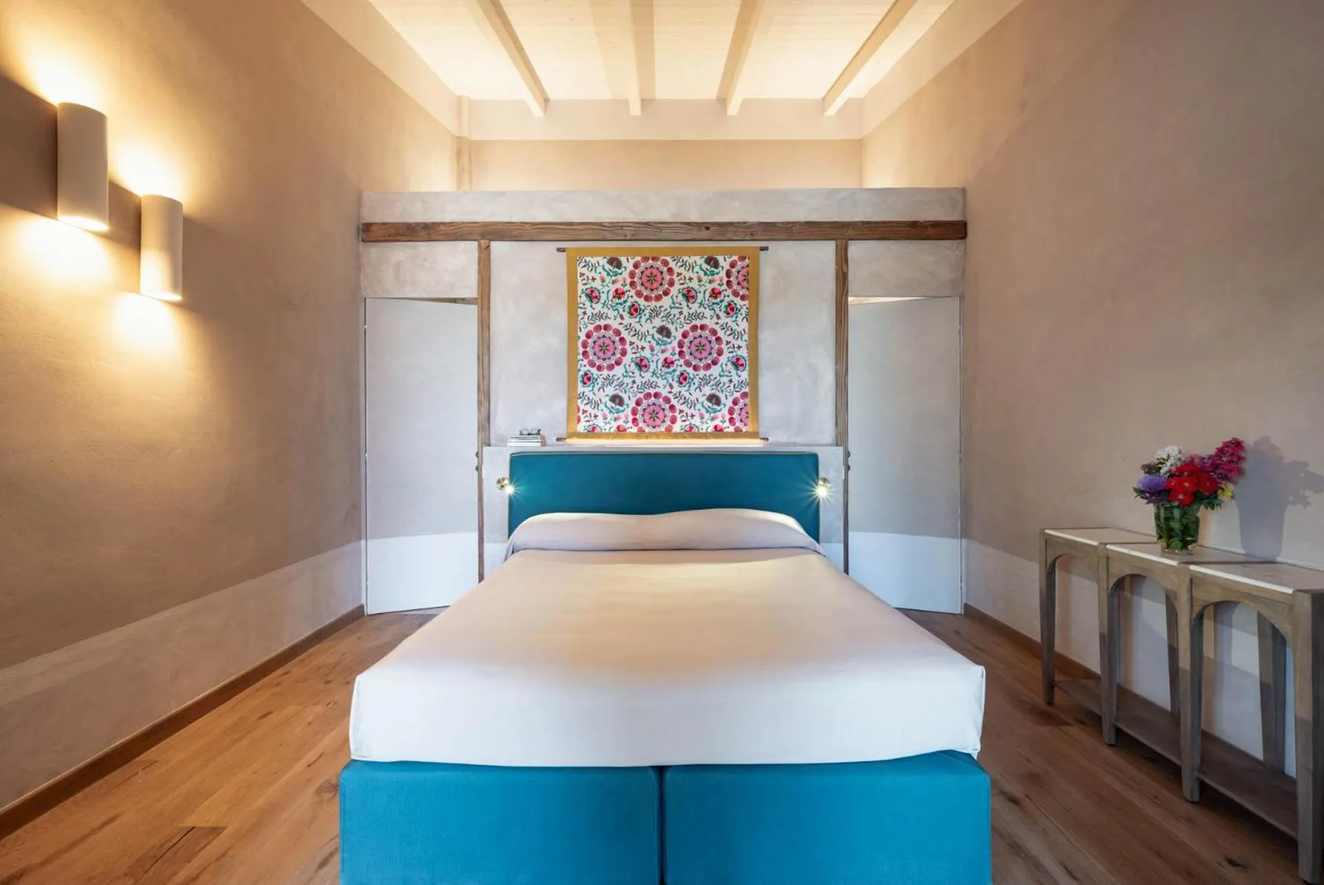 Bed in Guadalupe Tuscany Resort