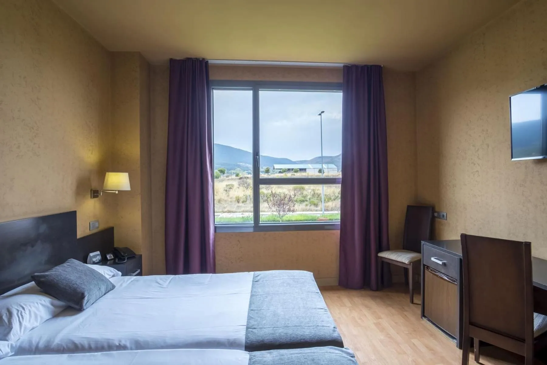 Photo of the whole room, Bed in Alda El Espinar