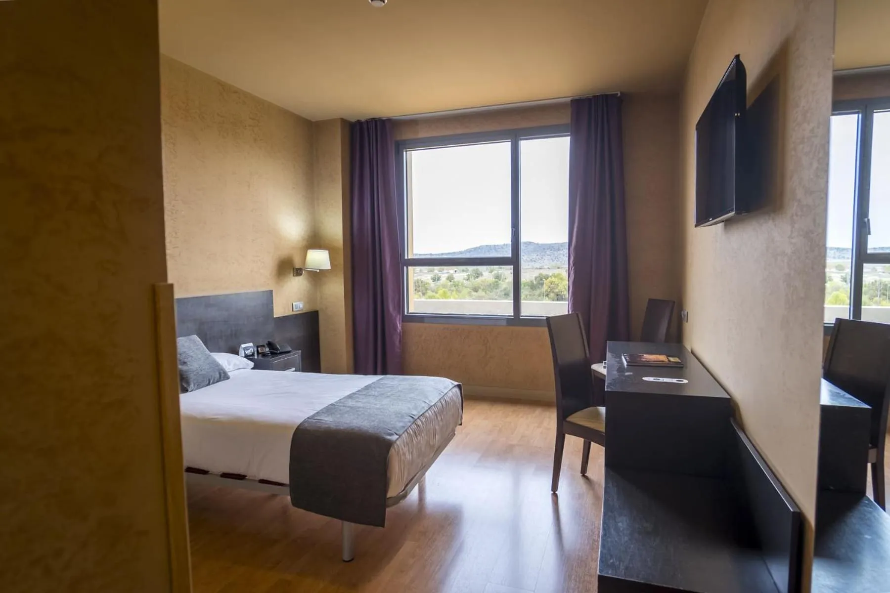 Photo of the whole room, Bed in Alda El Espinar