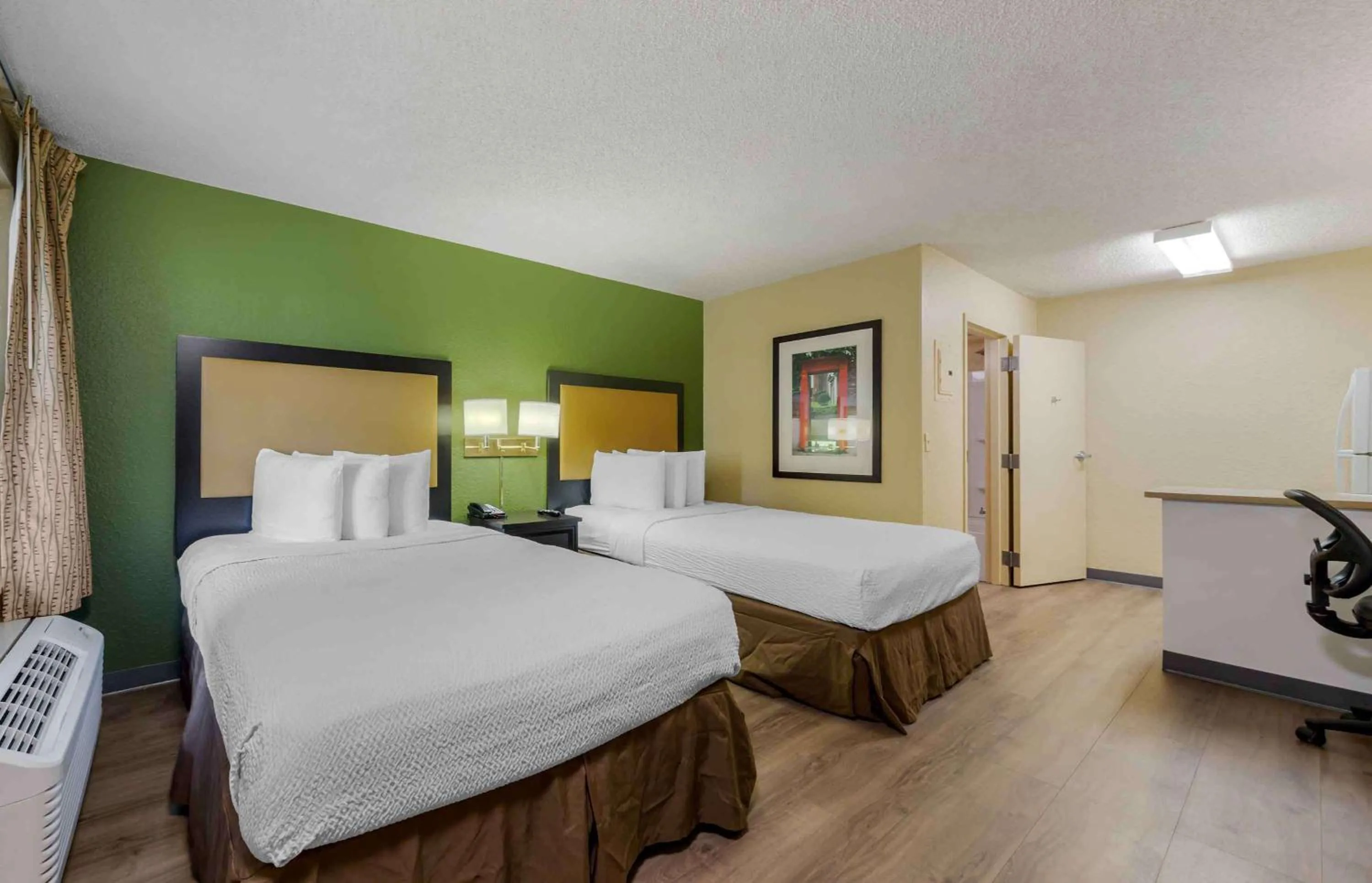 Bedroom, Bed in Extended Stay America Suites - Fort Lauderdale - Cypress Creek - Andrews Ave