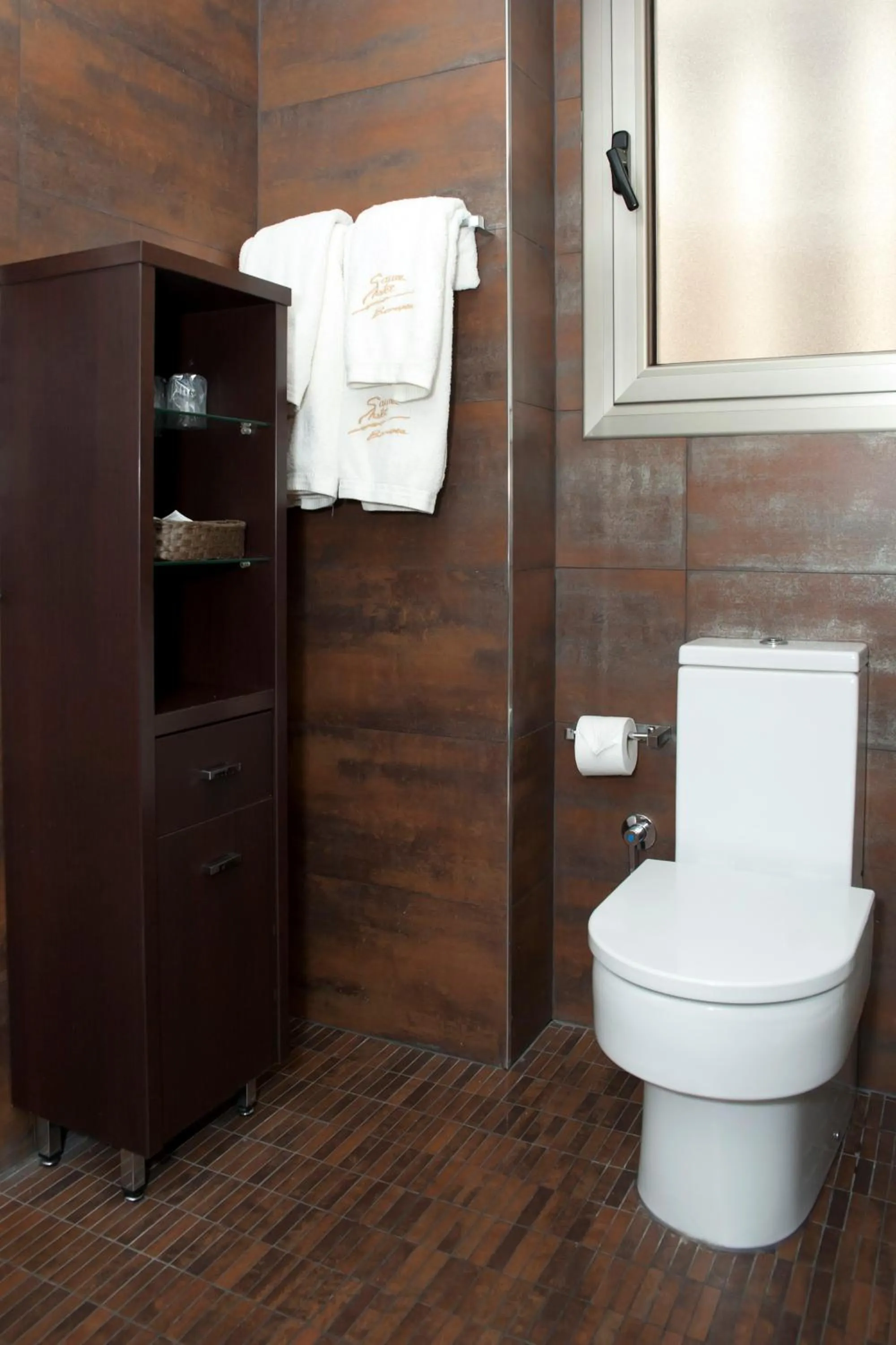 Bathroom in Apartamentos Sabinas El Pilar
