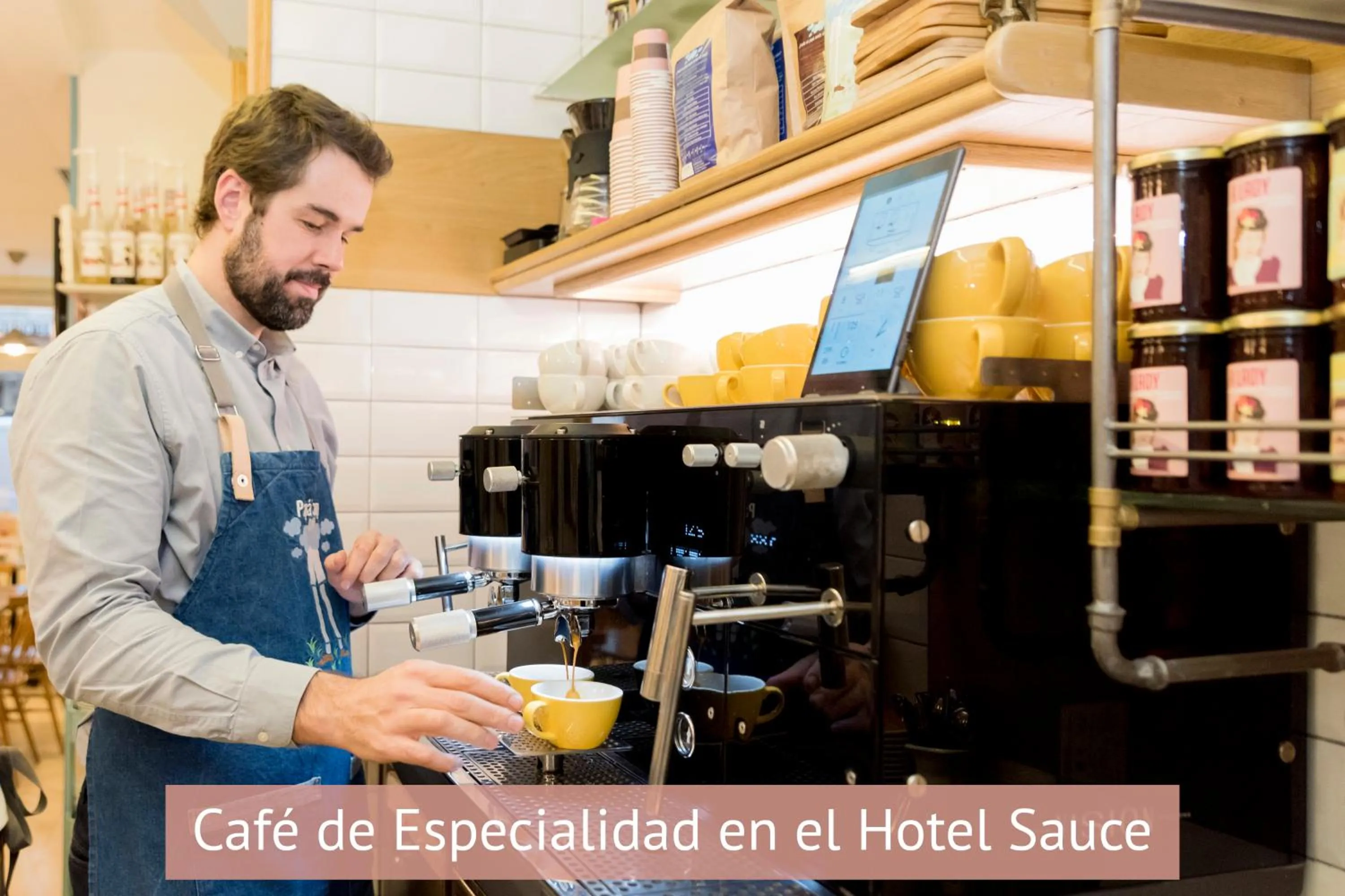 Lounge or bar in Apartamentos Sabinas El Pilar