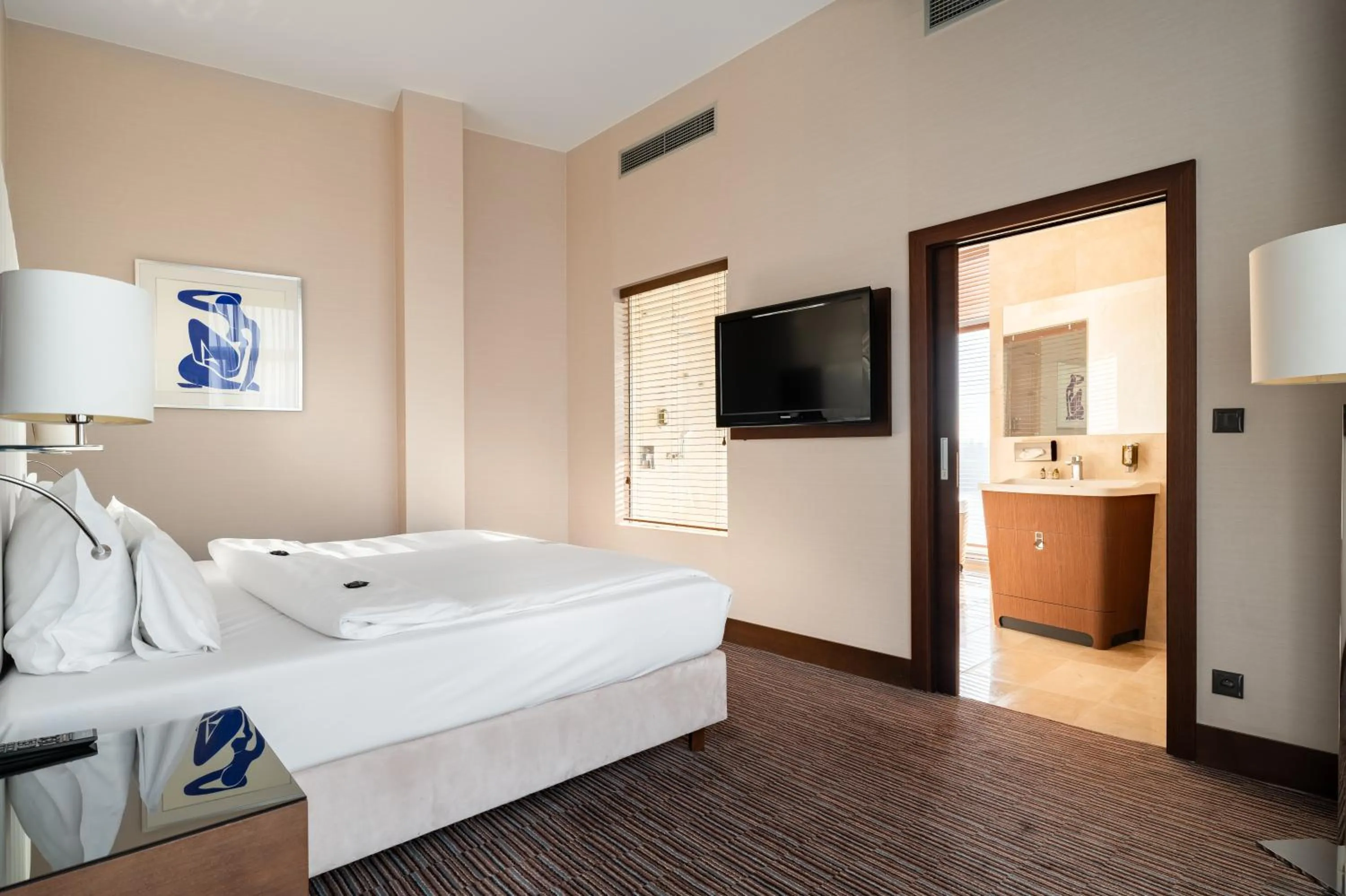 Photo of the whole room, Bed in Copernicus Toruń Hotel