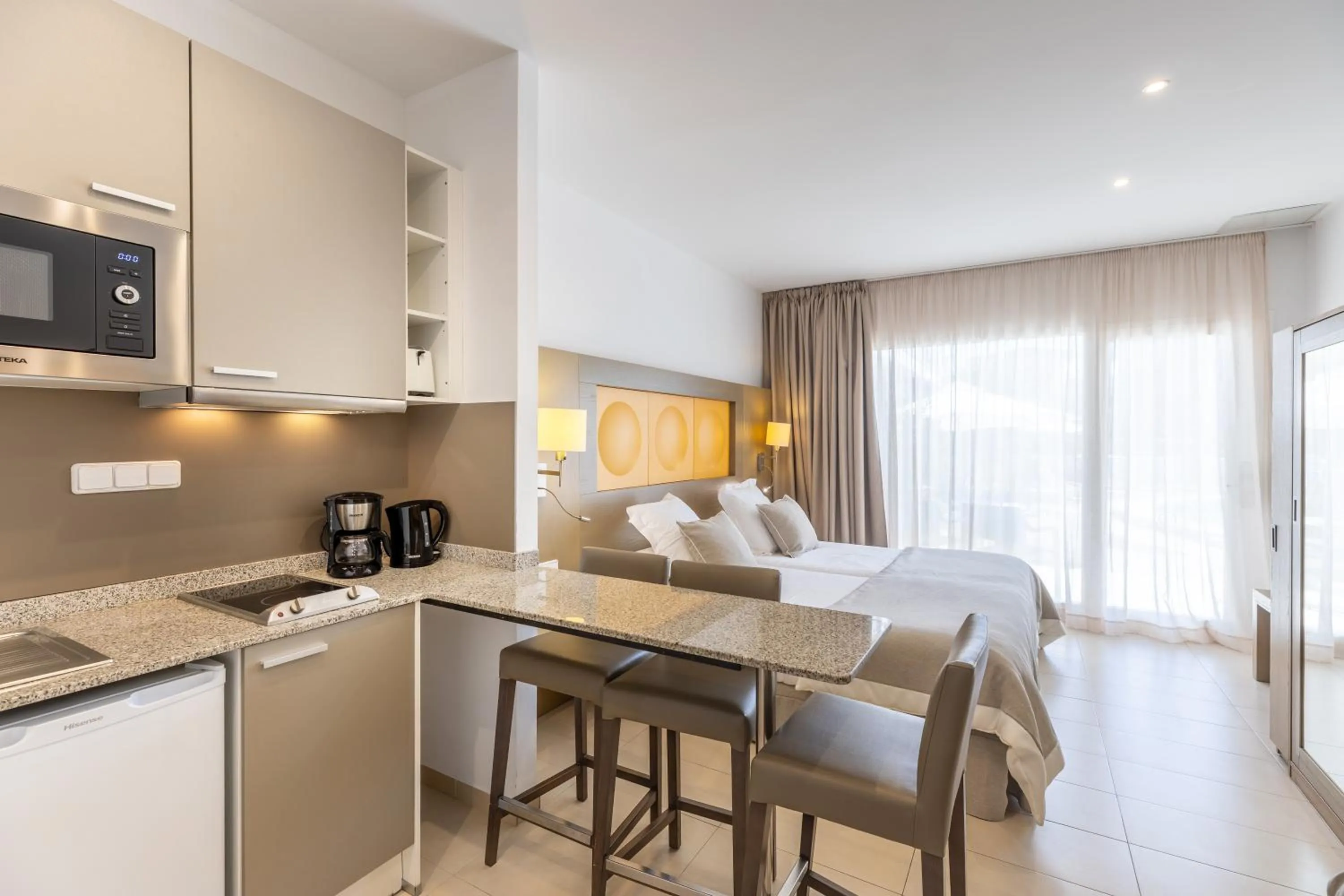 kitchen, Bed in Hoposa Montelin