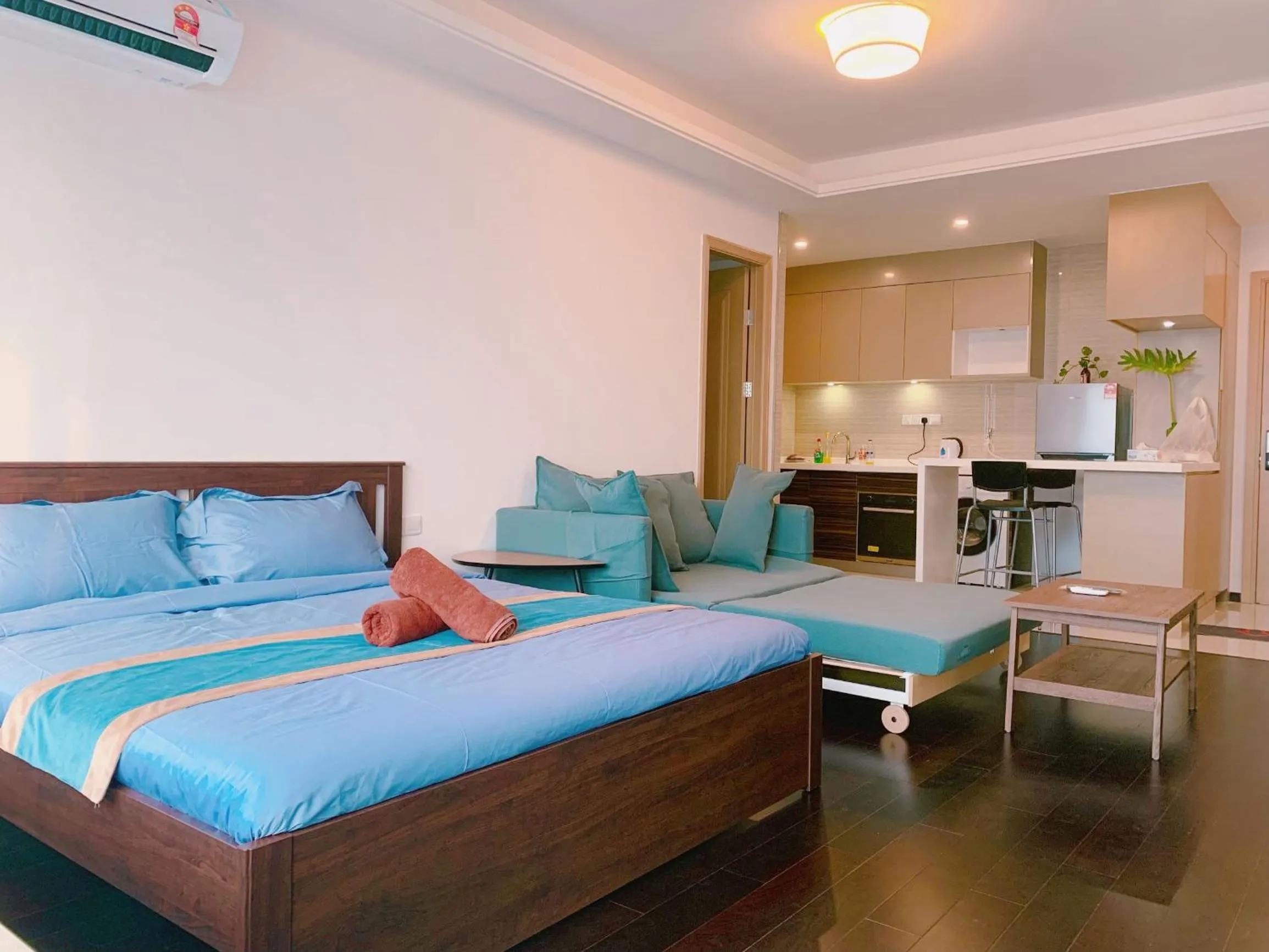 Bed in R&F Princess Cove @ R&F Mall