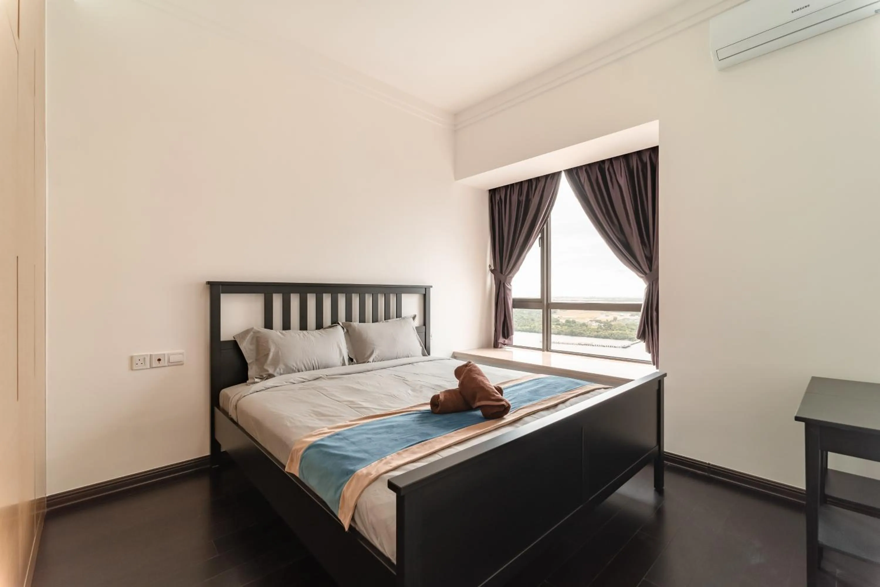 Bed in R&F Princess Cove @ R&F Mall