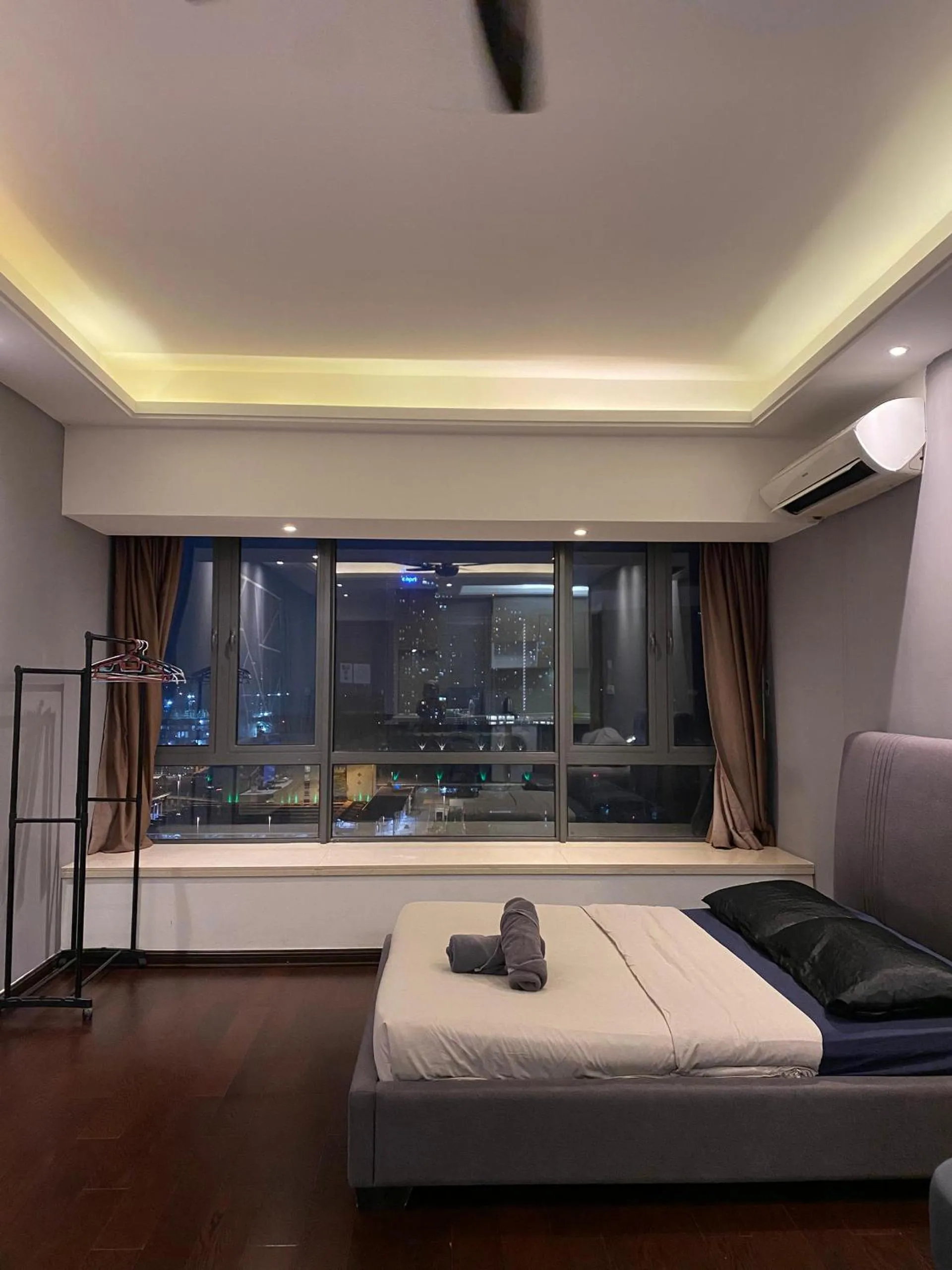 Bed in R&F Princess Cove @ R&F Mall