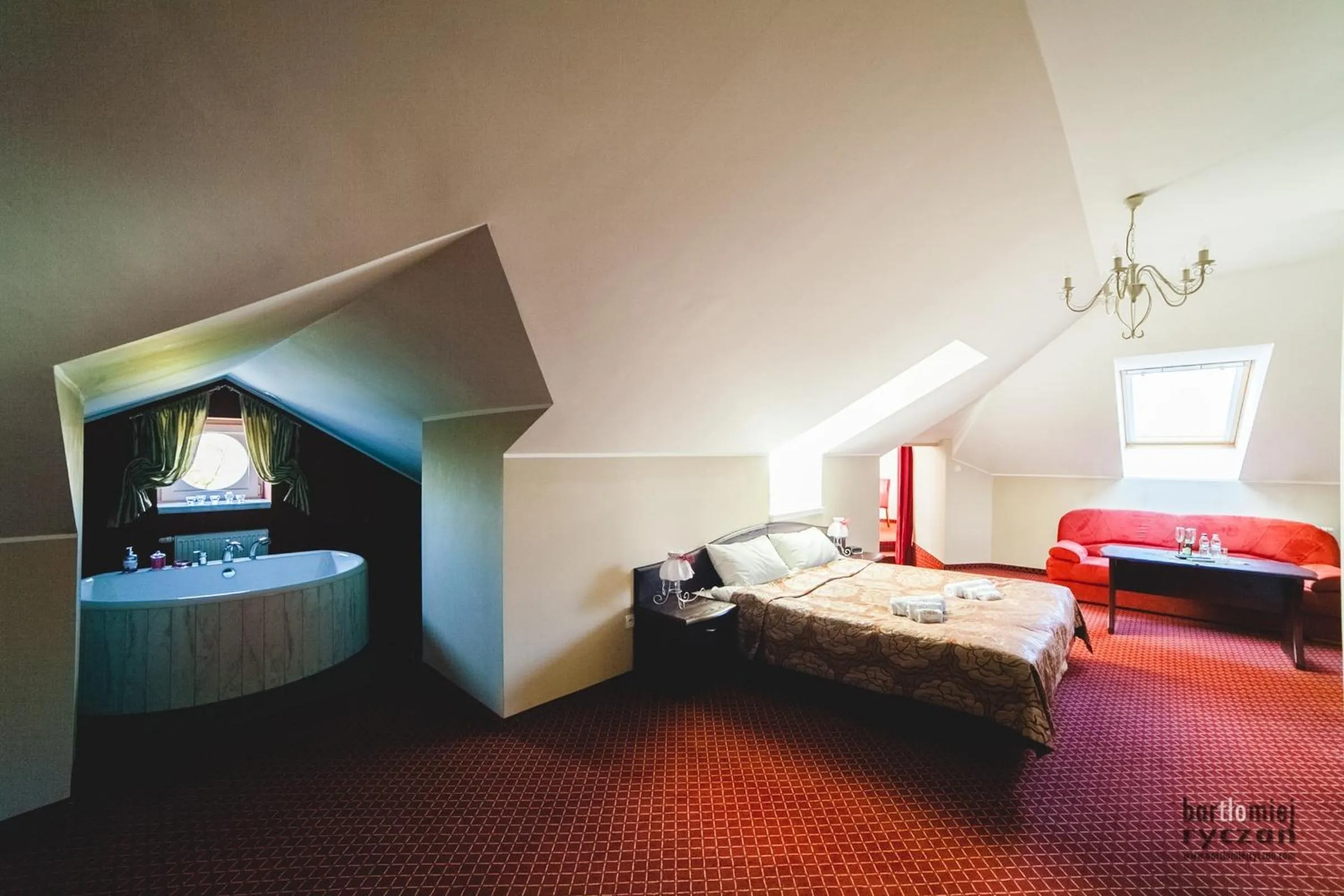 Photo of the whole room, Bed in Pałac Pawłowice