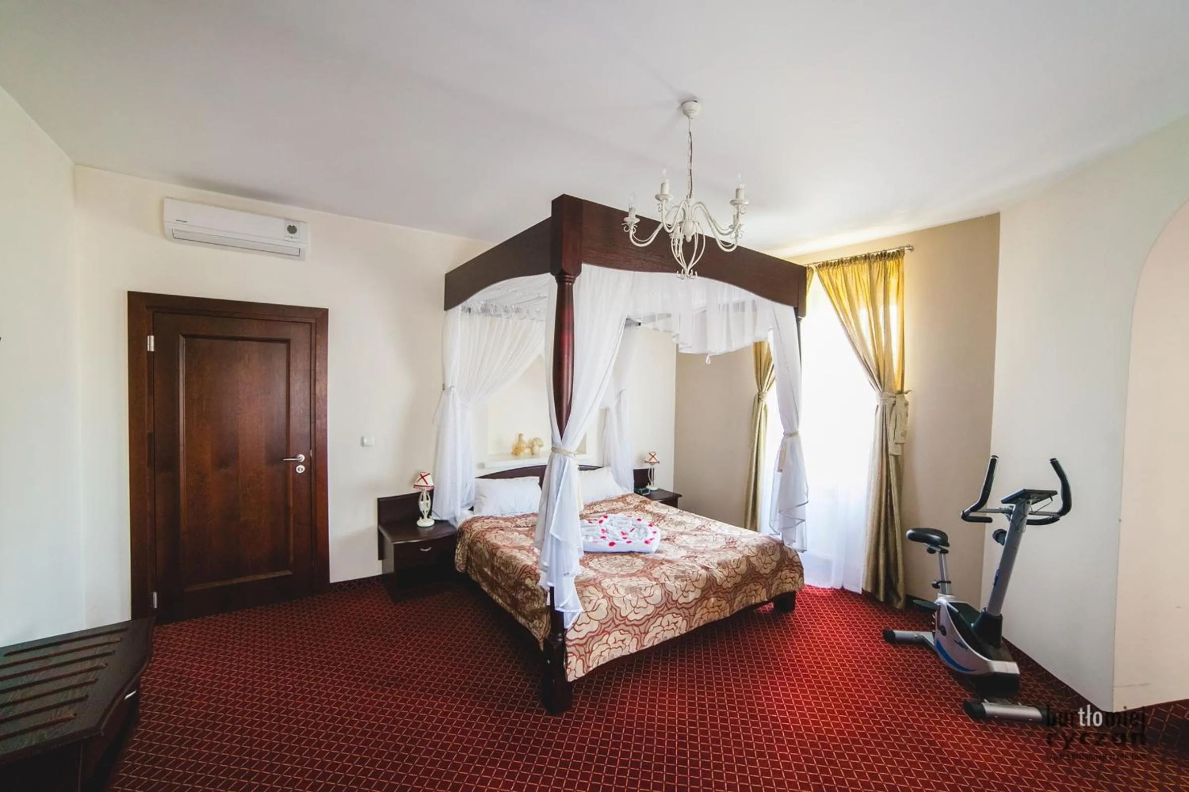 Bed in Pałac Pawłowice