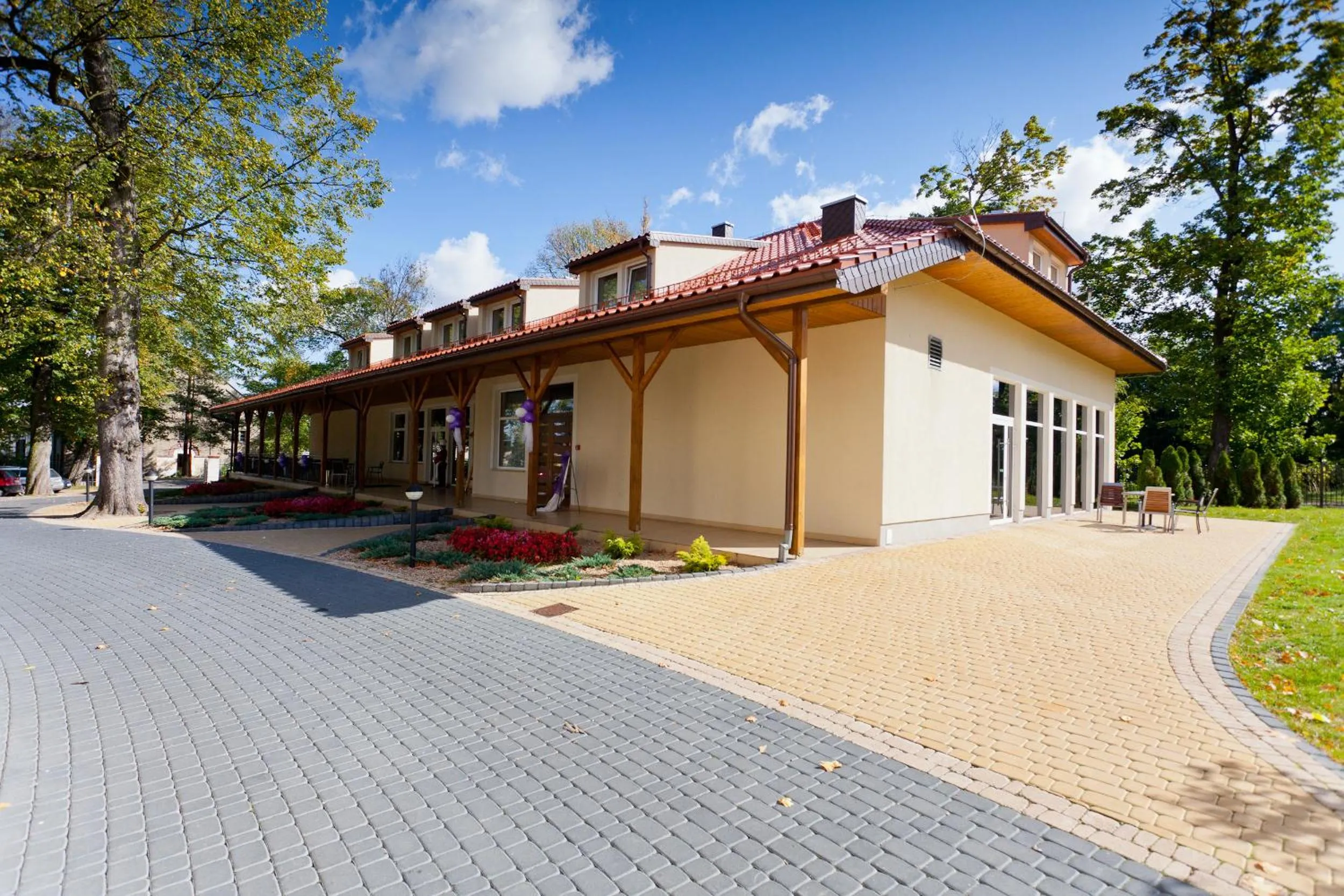 Restaurant/places to eat in Pałac Pawłowice