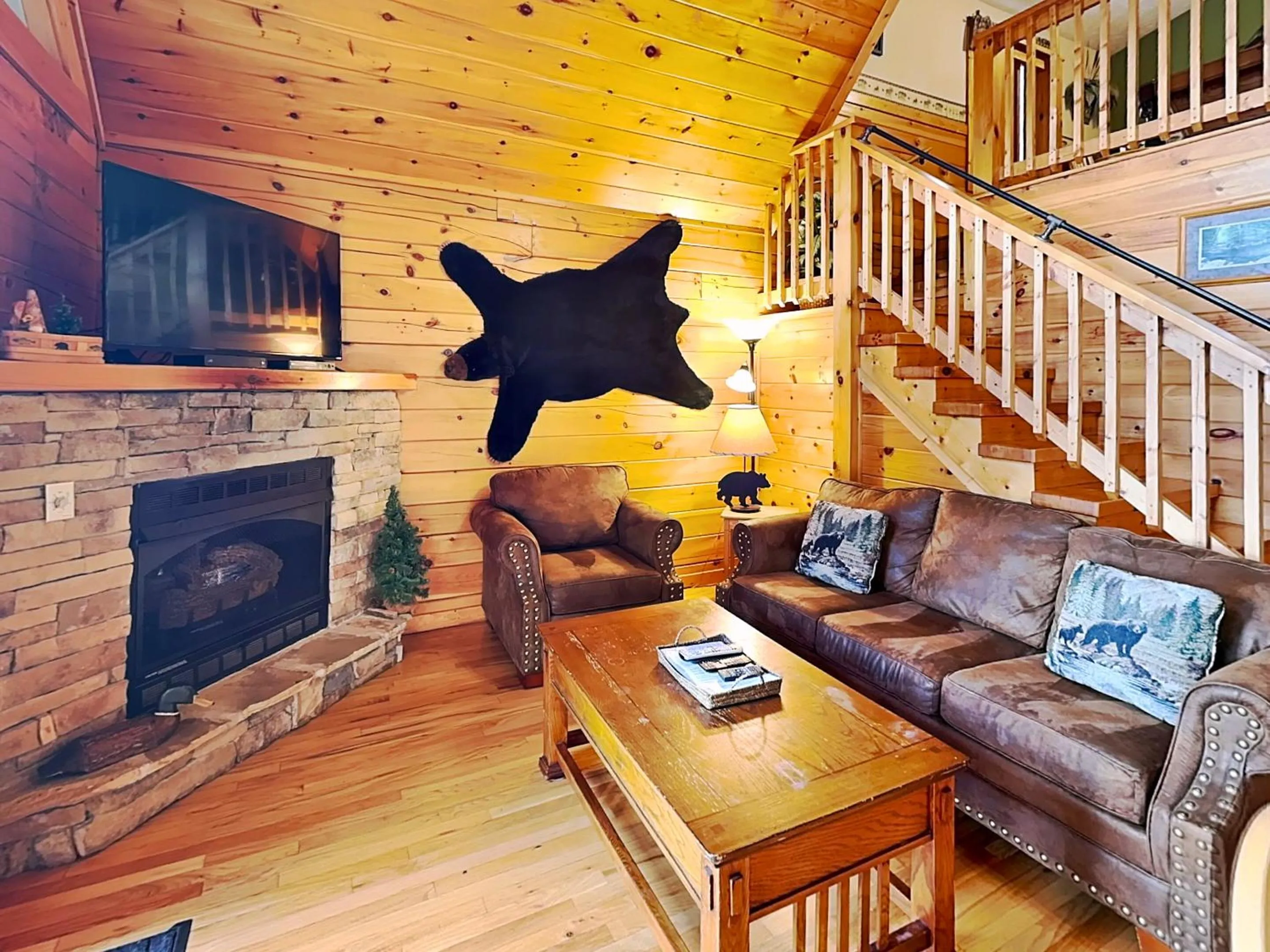 Cub’s Cove, 1 Bedroom, Near Downtown, View, Jetted Tub, WiFi, Sleeps 4