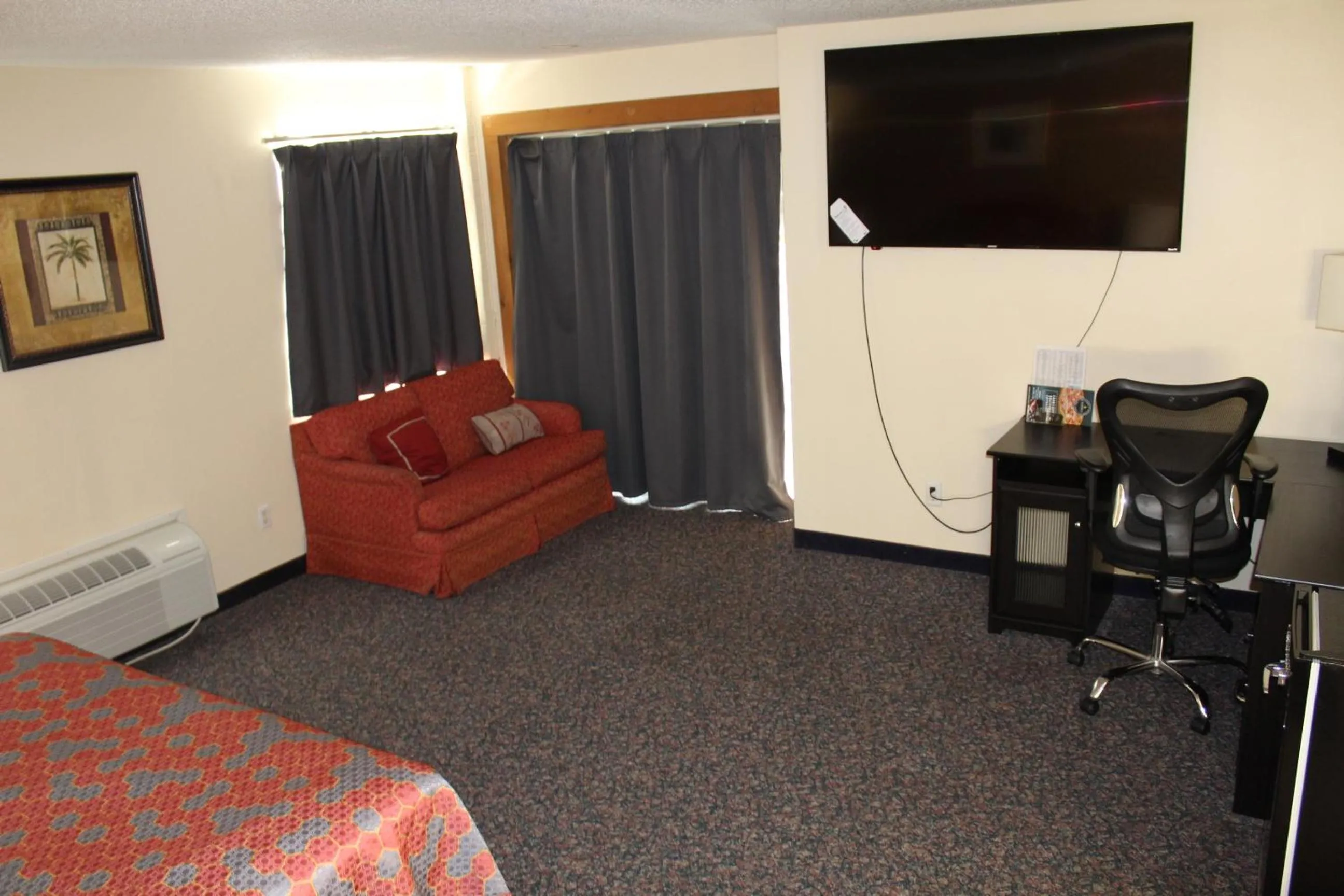Seating area in American Inn and Suites Ionia
