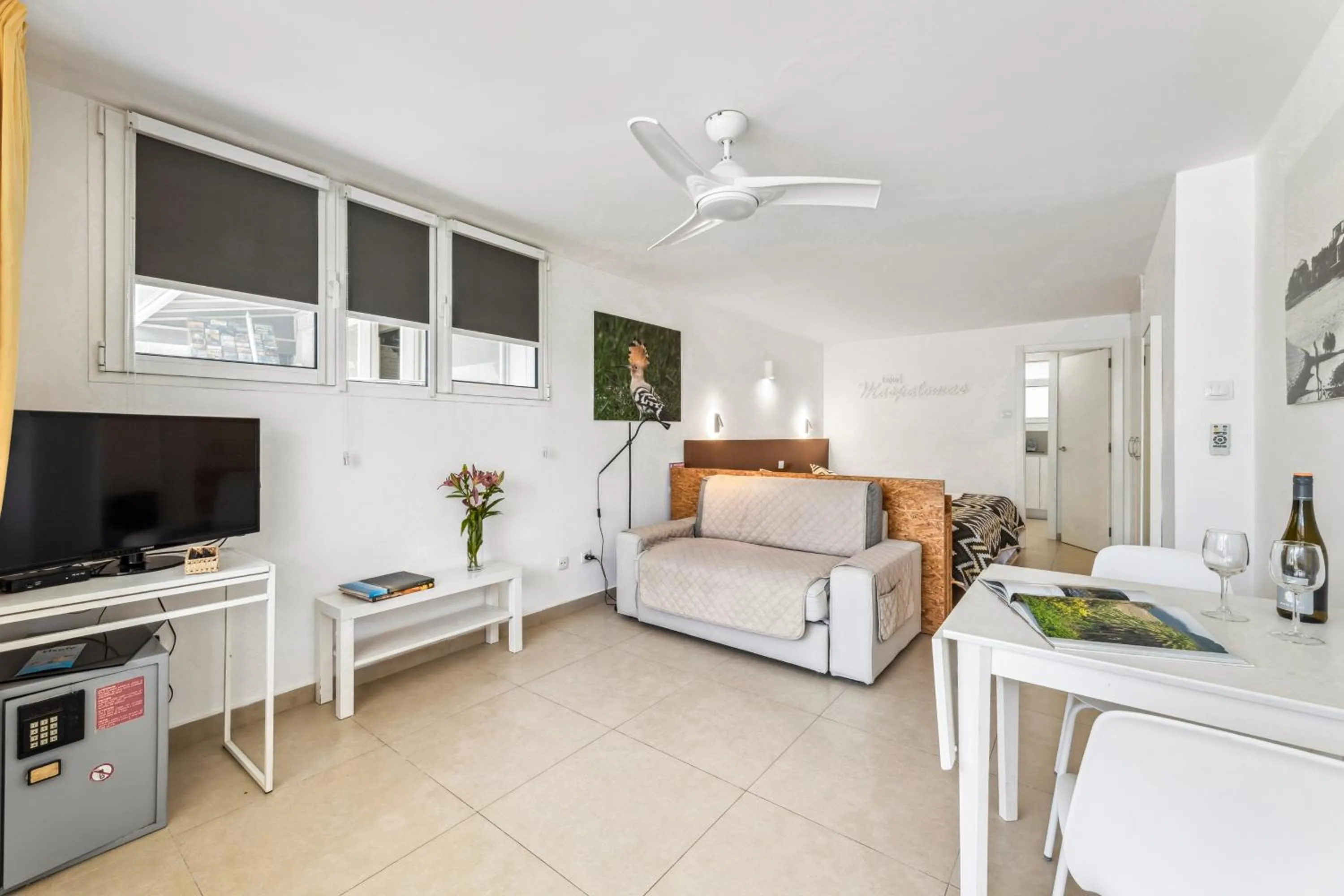 Photo of the whole room, Bed in Apartamentos El Capricho