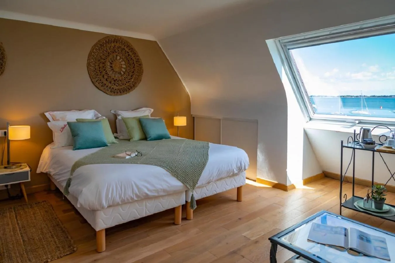 Sea view, Bed in Hotel Restaurant Les Venetes