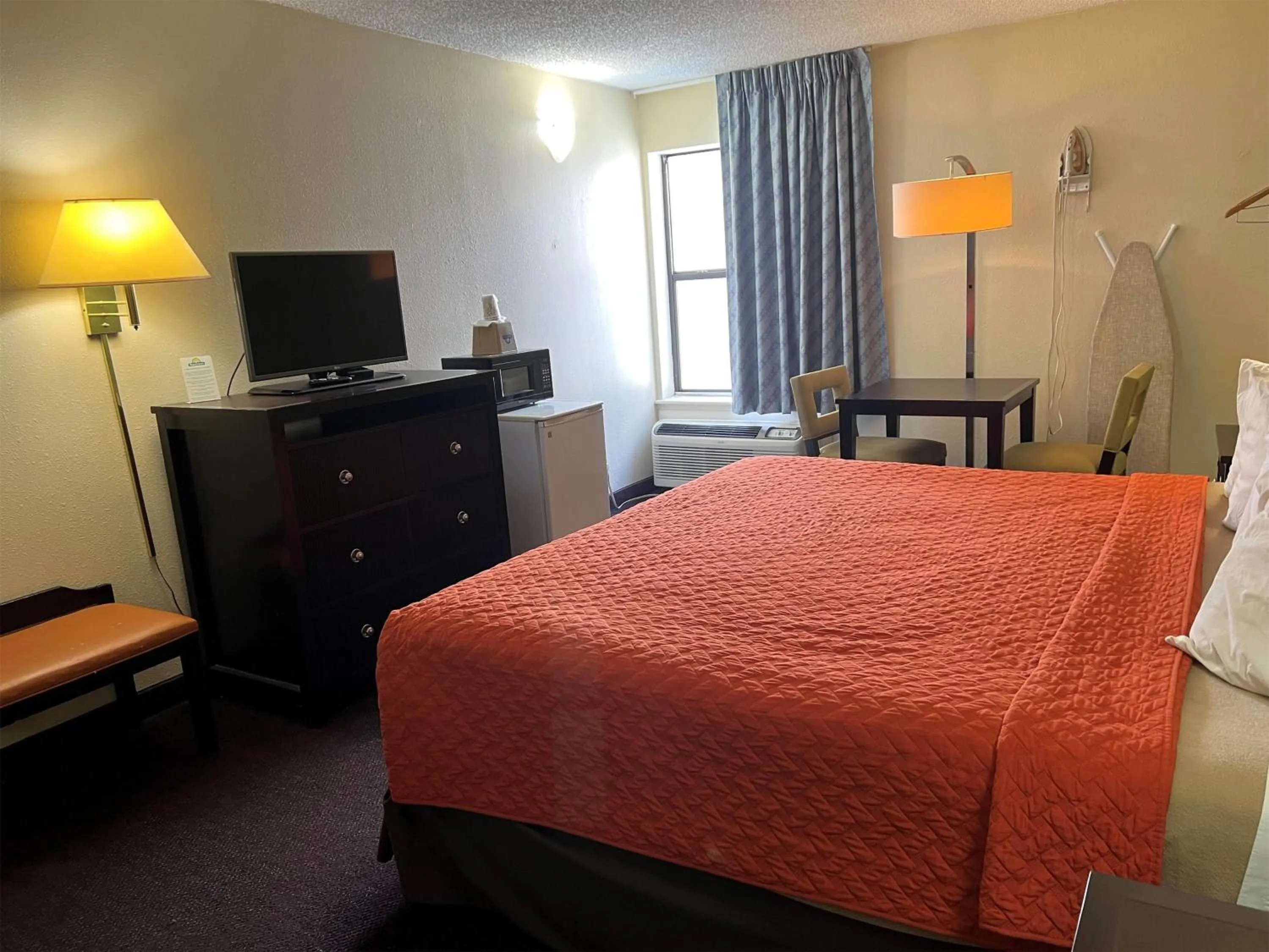 Photo of the whole room in Days Inn by Wyndham Southern Hills/ORU