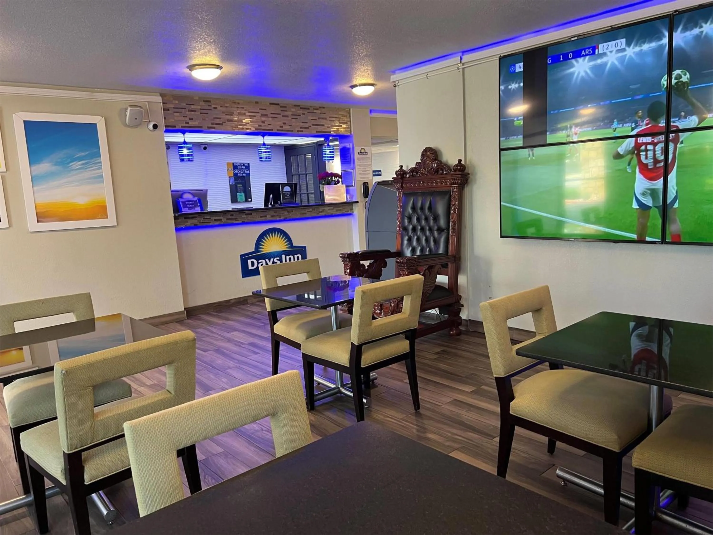 Days Inn by Wyndham Southern Hills/ORU