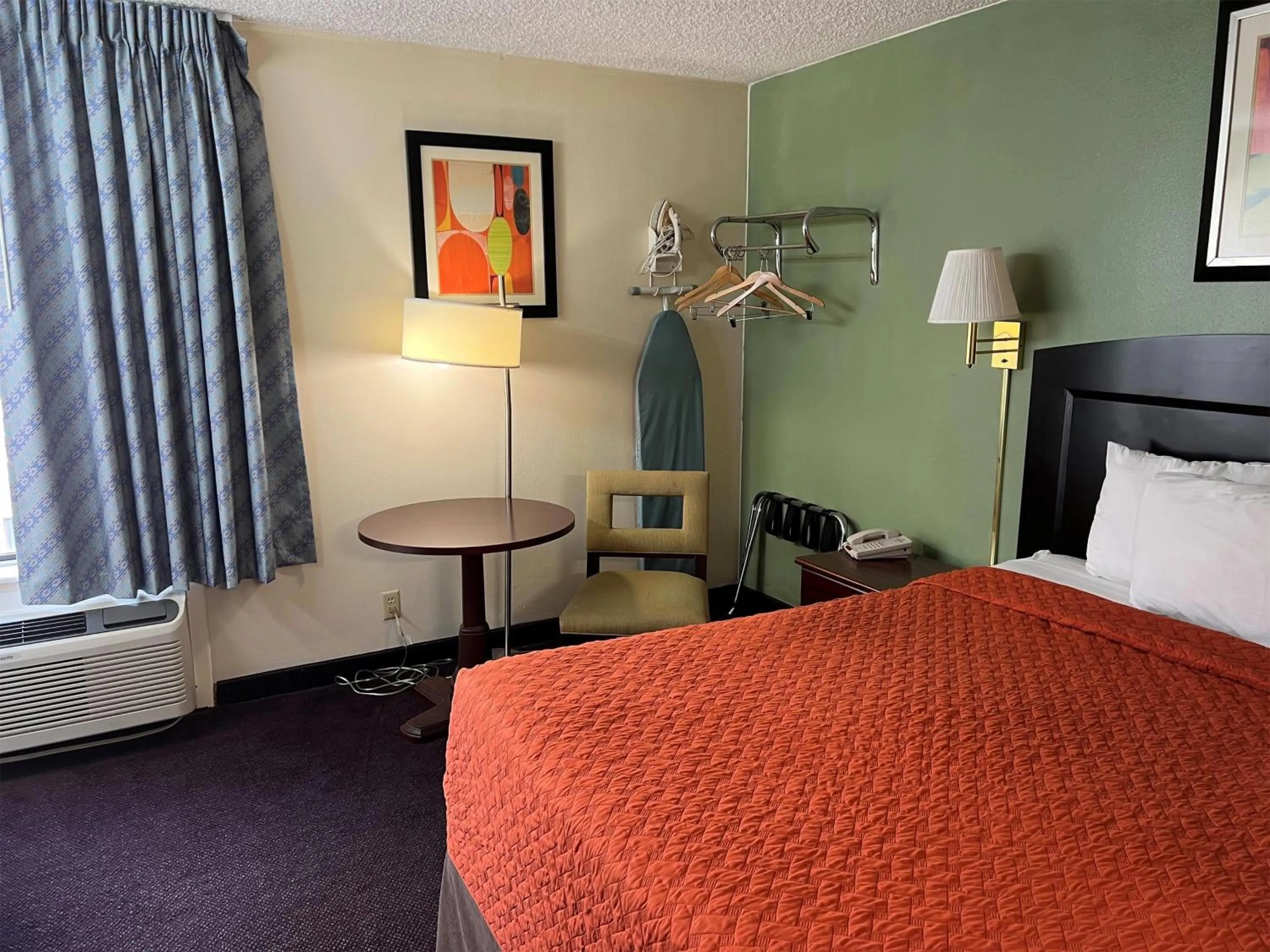 Photo of the whole room in Days Inn by Wyndham Southern Hills/ORU
