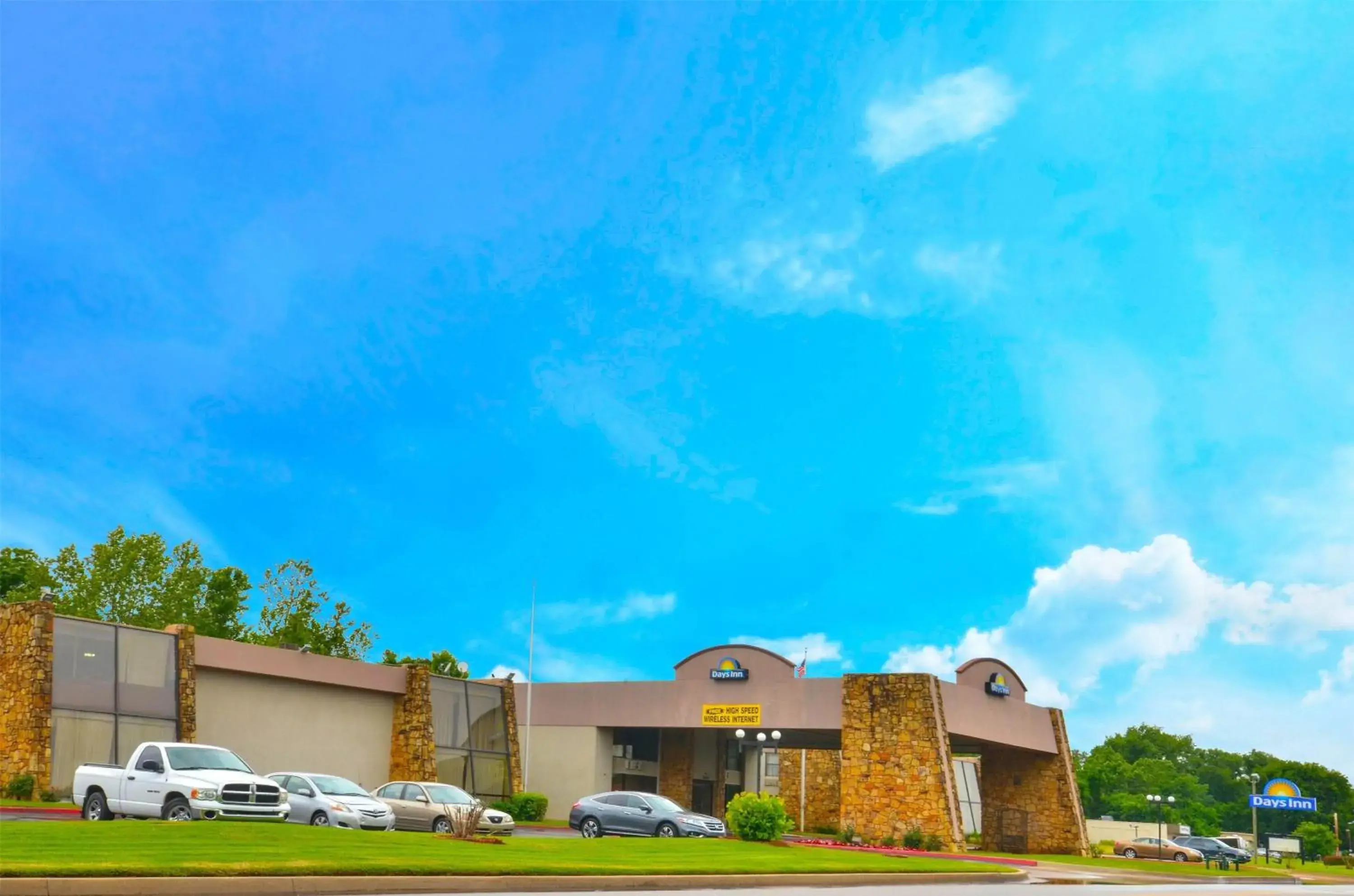 Days Inn by Wyndham Southern Hills/ORU Days Inn by Wyndham Southern Hills/ORU
