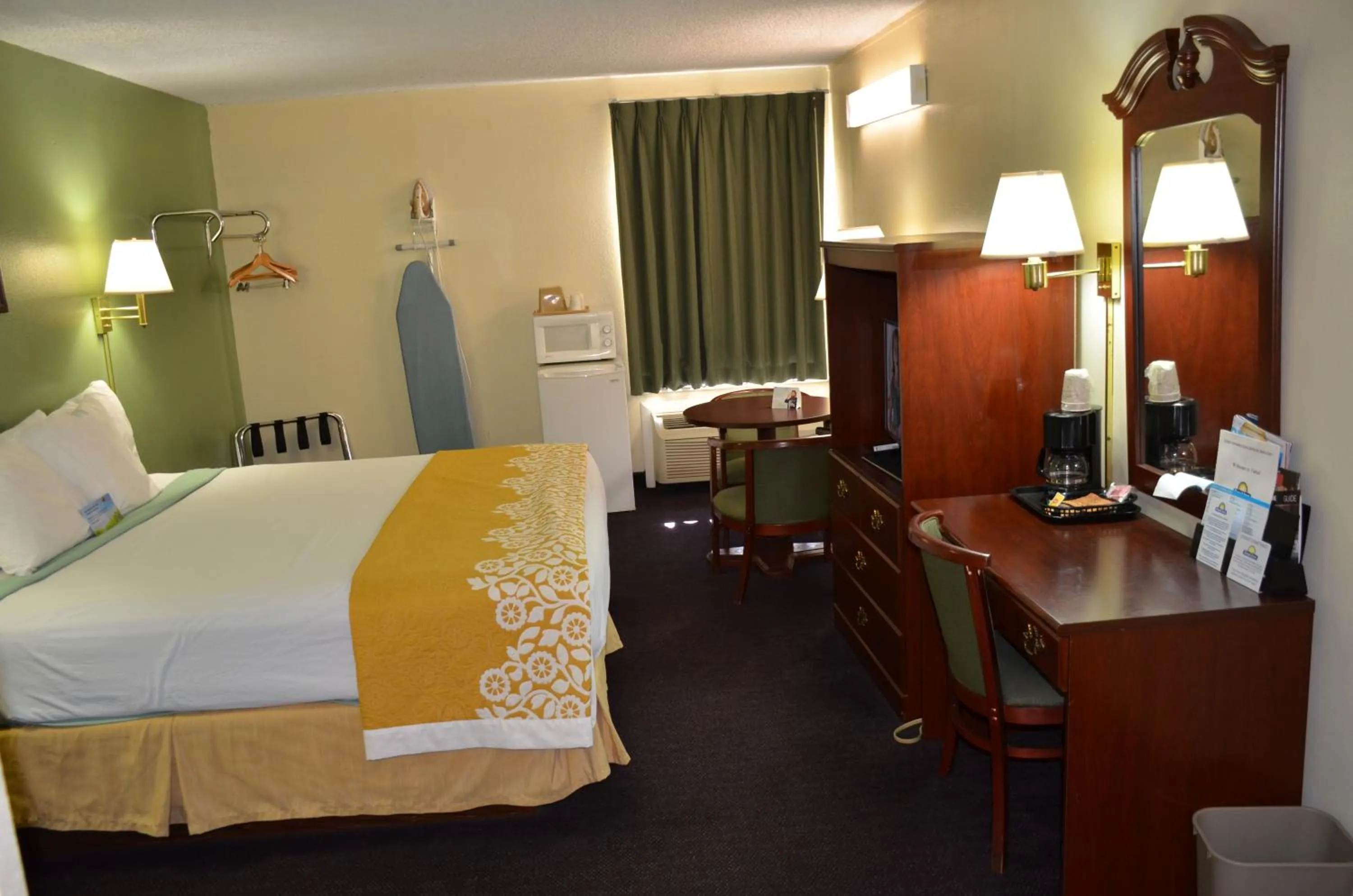 Photo of the whole room in Days Inn by Wyndham Southern Hills/ORU