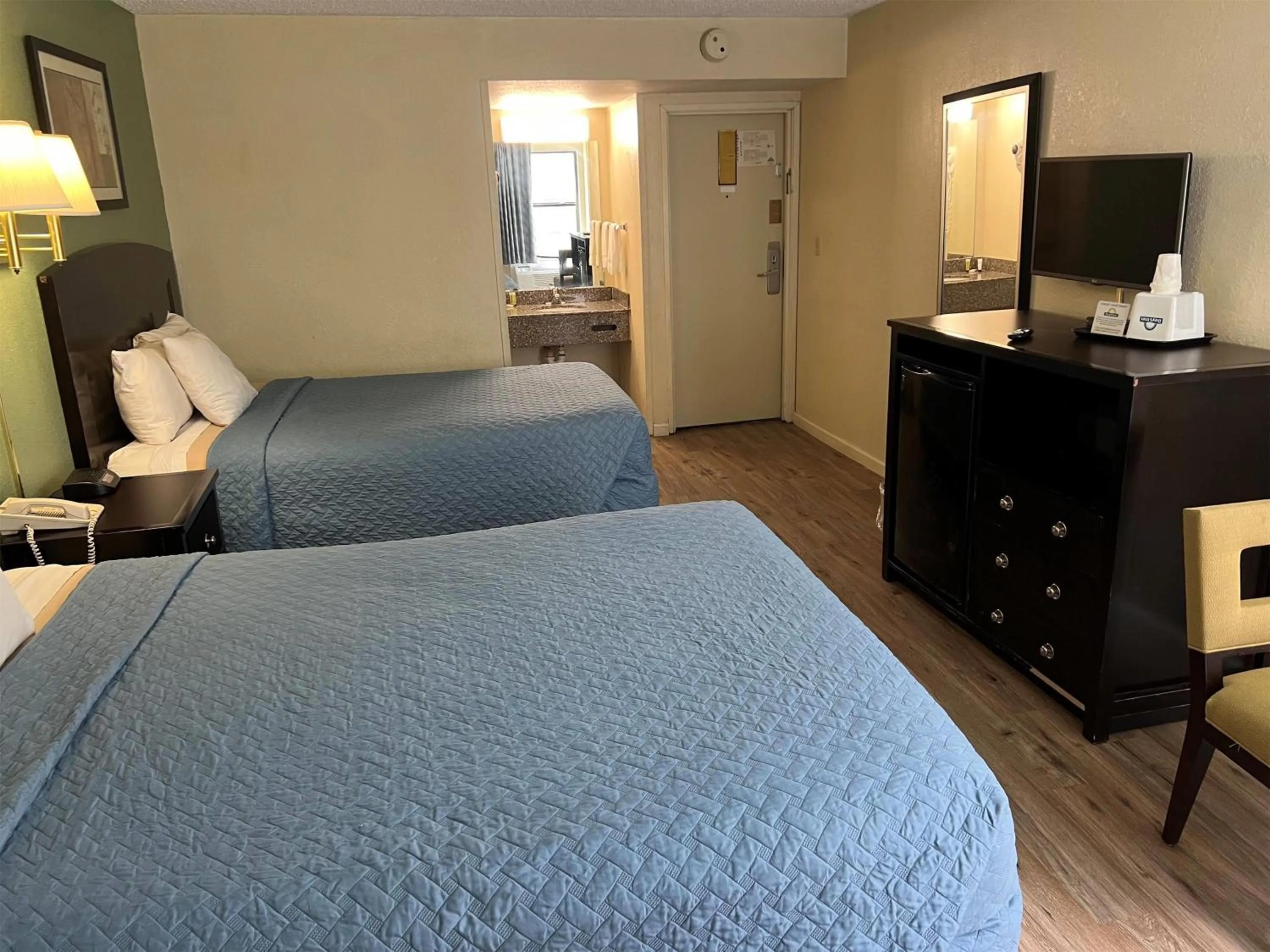 Photo of the whole room in Days Inn by Wyndham Southern Hills/ORU