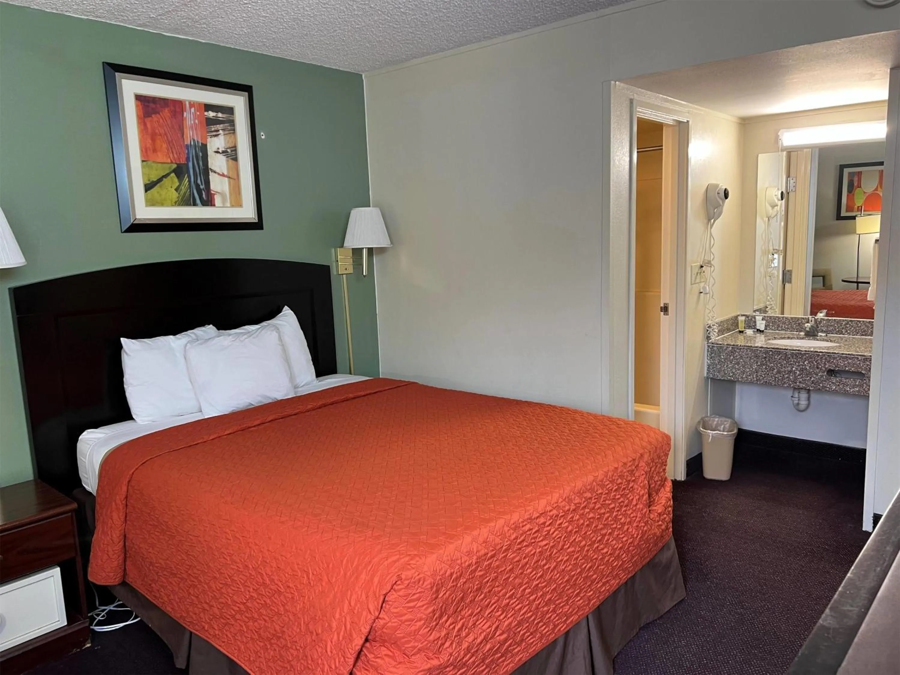 Photo of the whole room in Days Inn by Wyndham Southern Hills/ORU