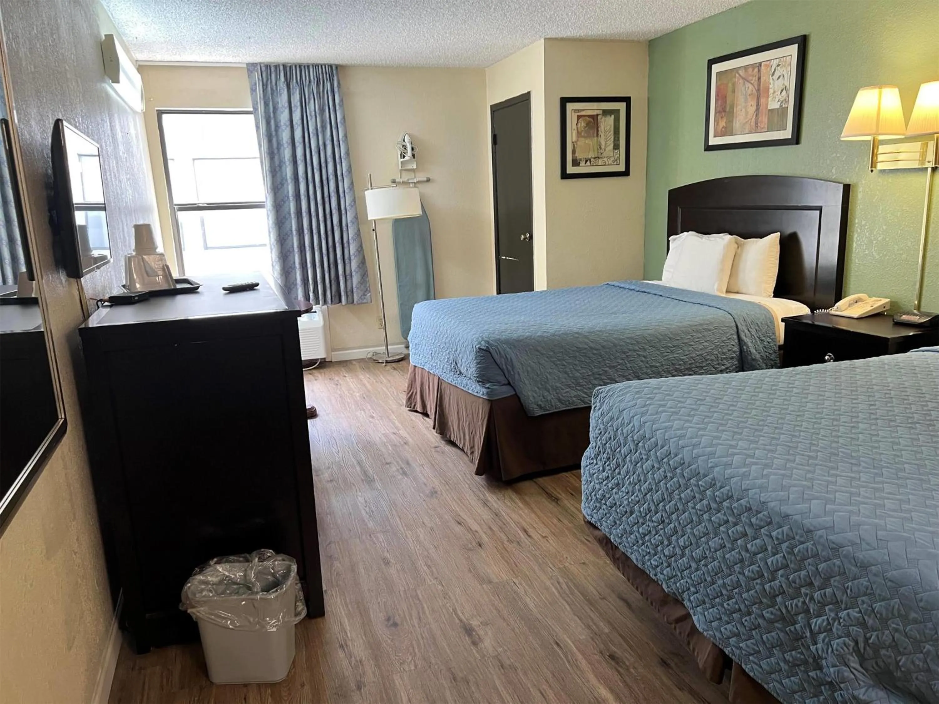 Photo of the whole room in Days Inn by Wyndham Southern Hills/ORU