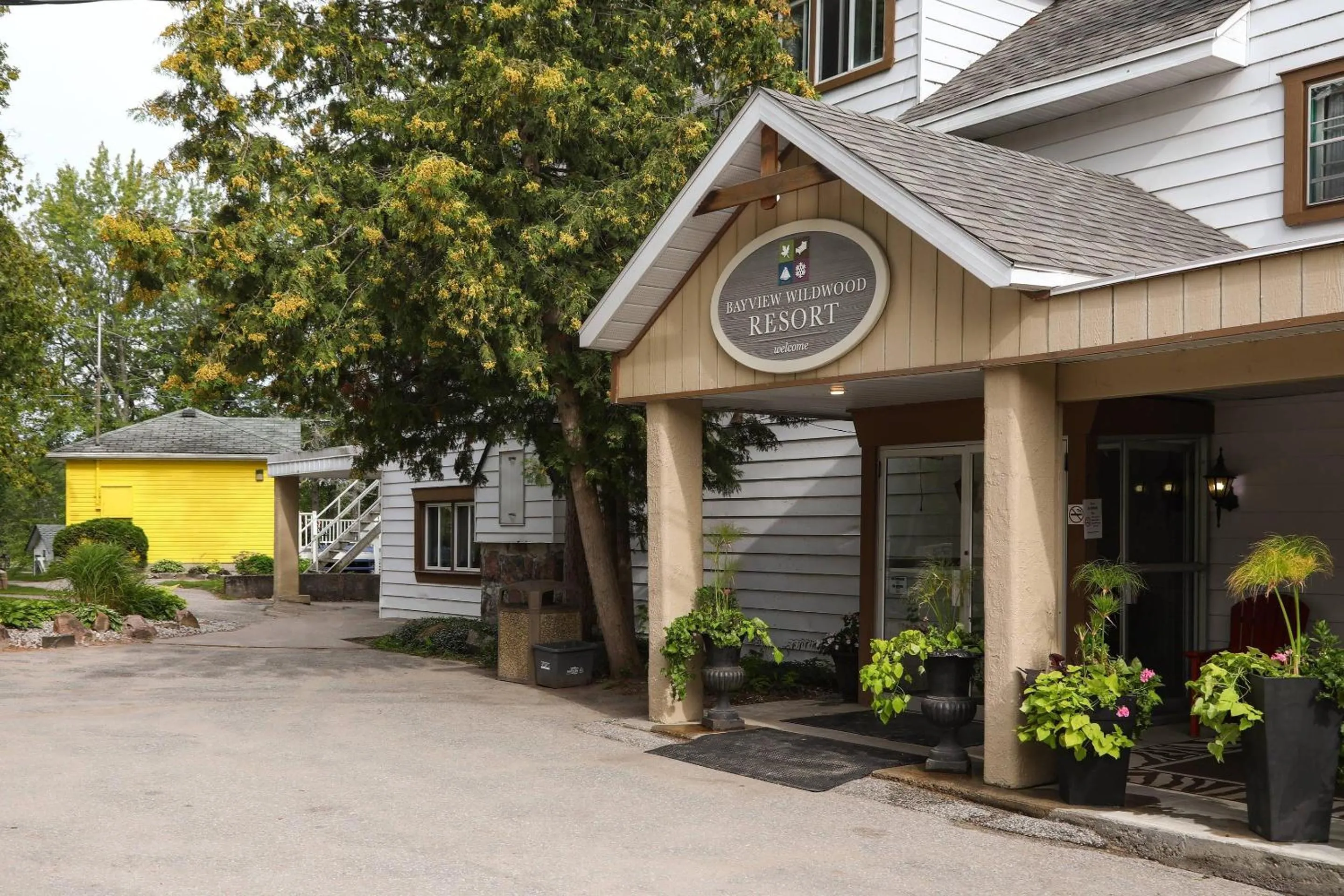 Property building in Bayview Wildwood Resort, an Ascend Collection Resort