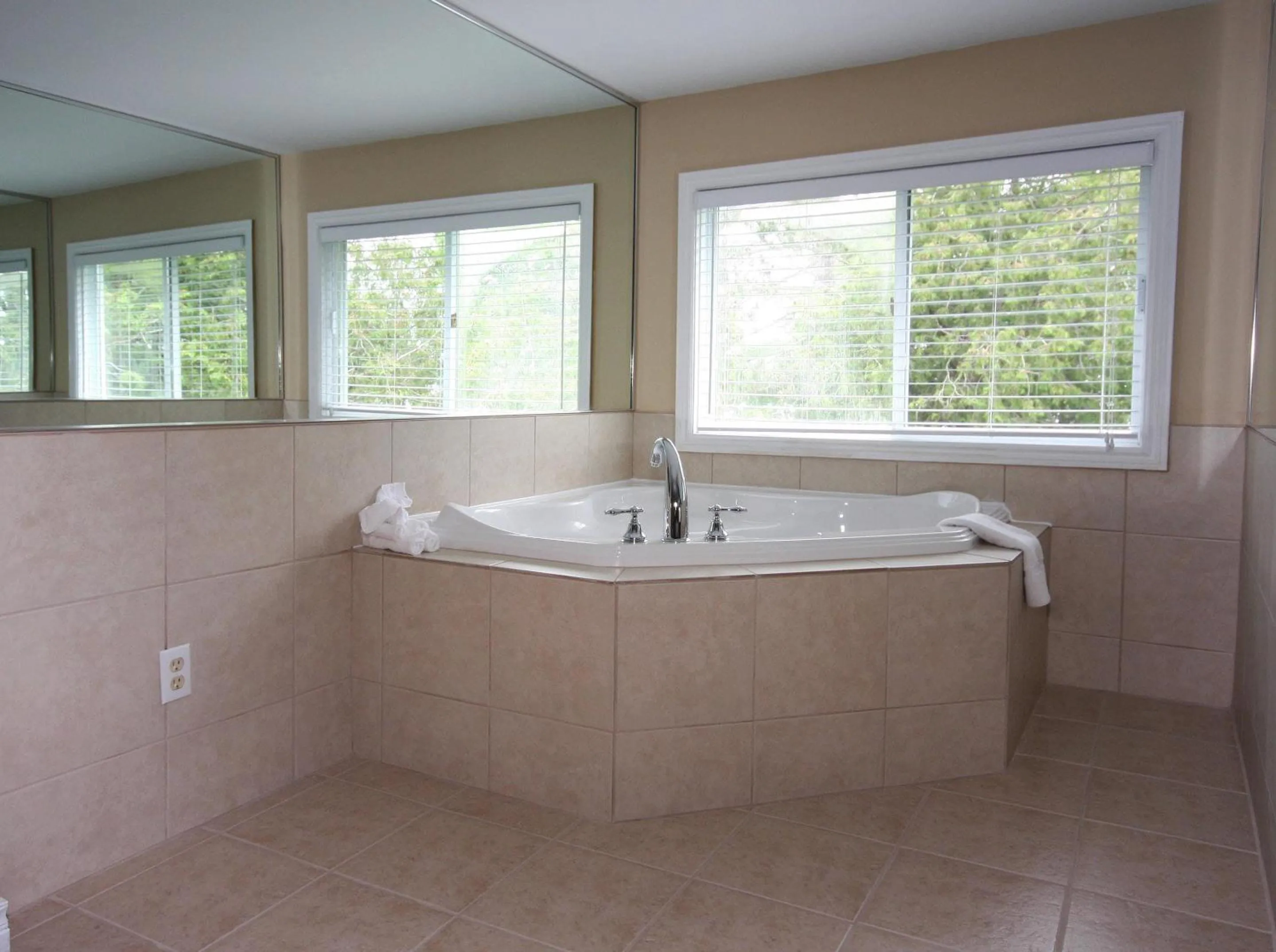 Bedroom in Bayview Wildwood Resort, an Ascend Collection Resort