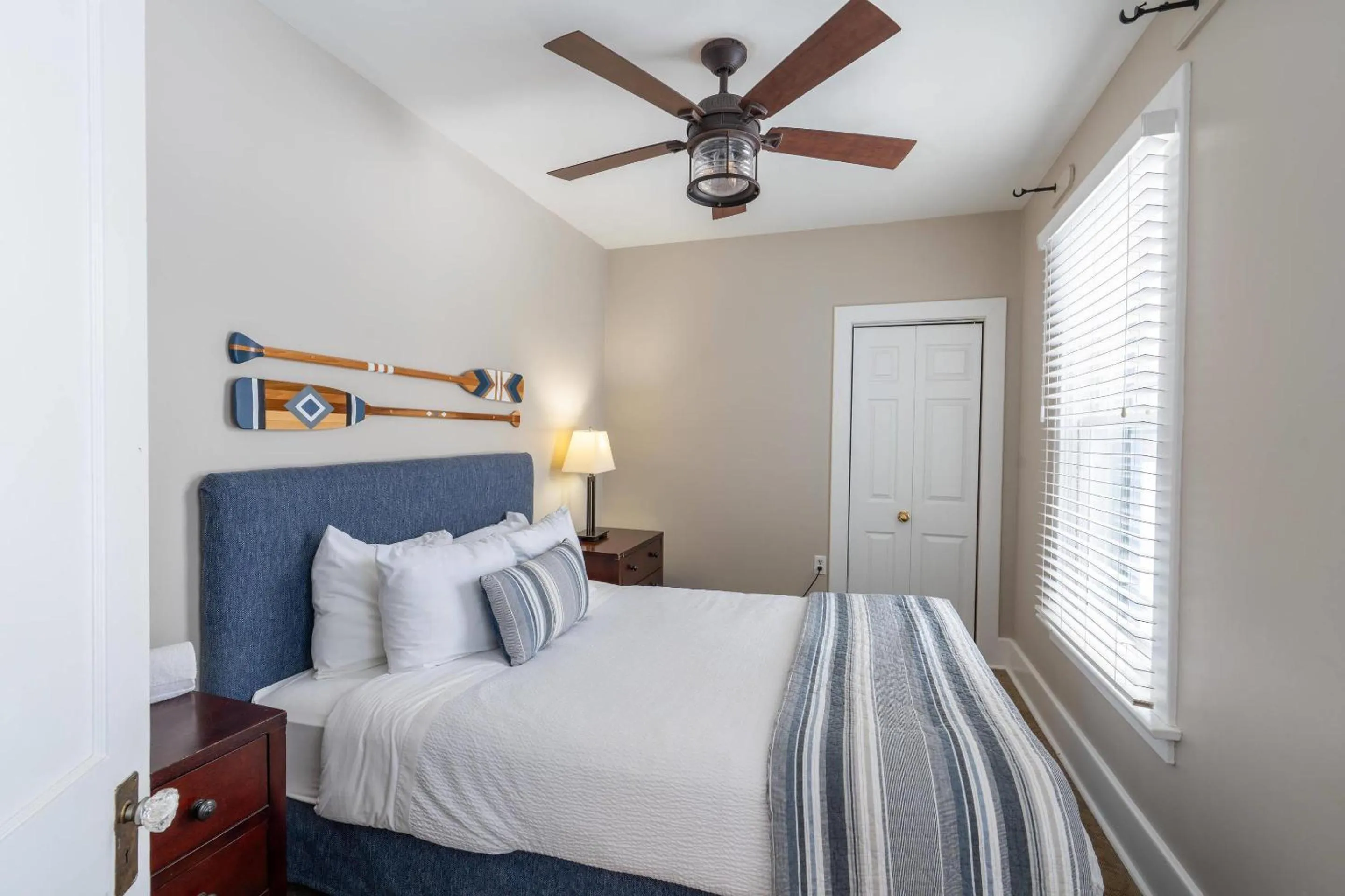 Bedroom, Bed in Bayview Wildwood Resort, an Ascend Collection Resort