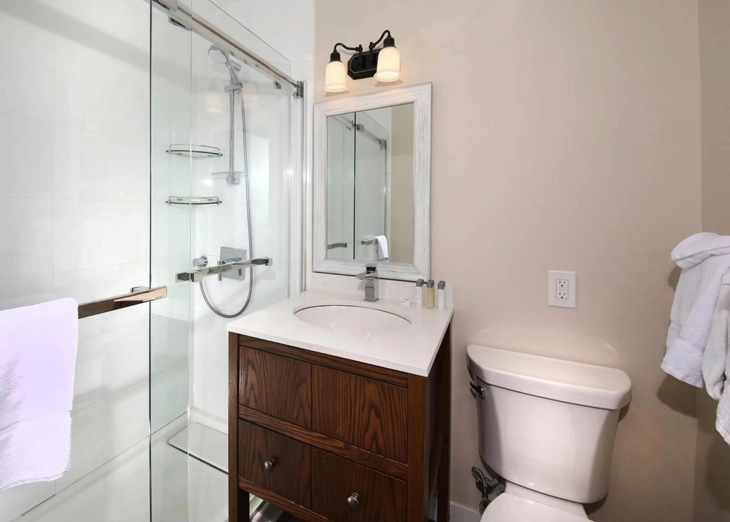 Bedroom in Bayview Wildwood Resort, an Ascend Collection Resort